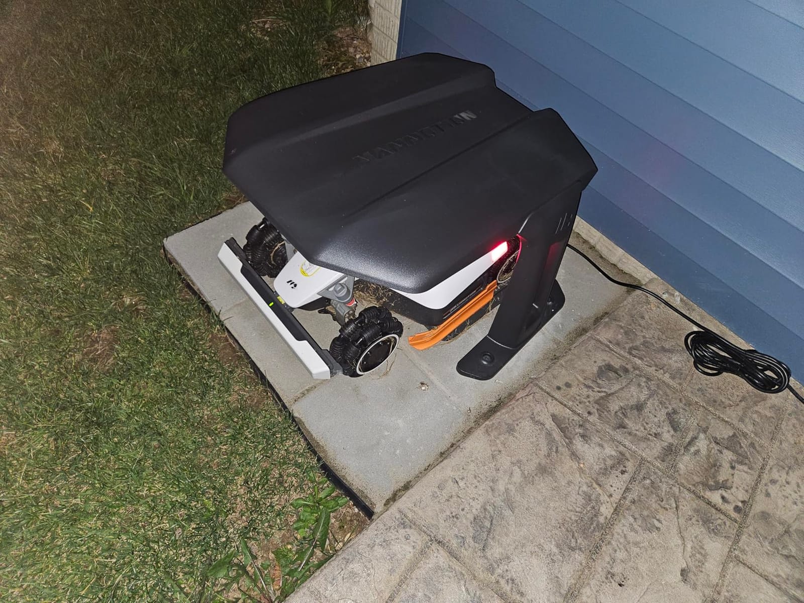 Mammotion LUBA 2 AWD 5000HX Robot Lawn Mower with 4G, Reception 1.25 Acres, Max. 1.48 Acres, All-Wheel-Drive for 80% Slope, UltraSense AI Vision & RTK Automatic Edge Mapping, 2.2