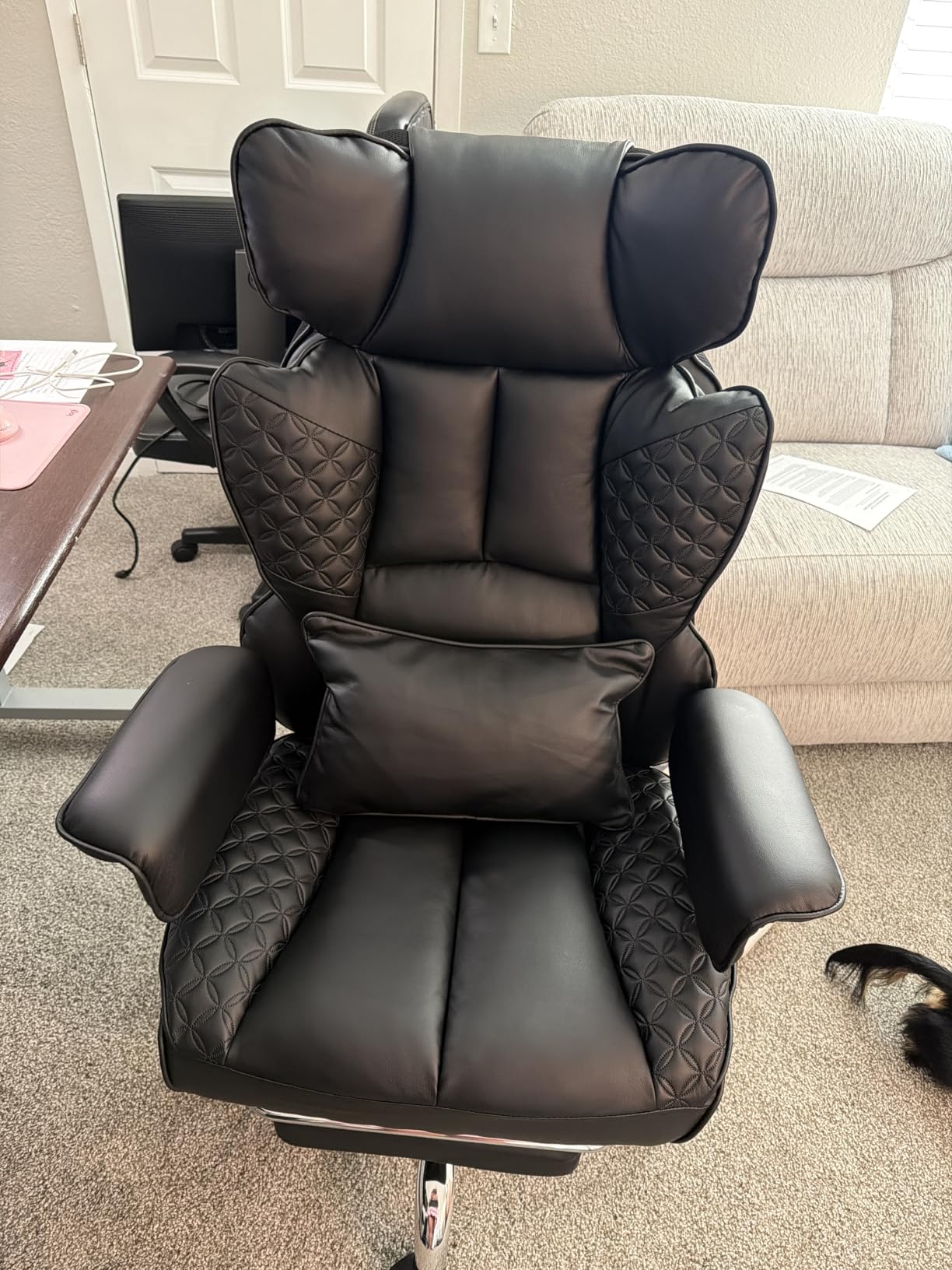 GTPLAYER Big and Tall Gaming Chair 400lbs Heavy Duty Office Chair with Foot Rest & Ergonomic Pocket Spring Lumbar Support, High Back 3D Saddle Shaped Cushion for Back Pain Relief, Matte-Black customer photo 2