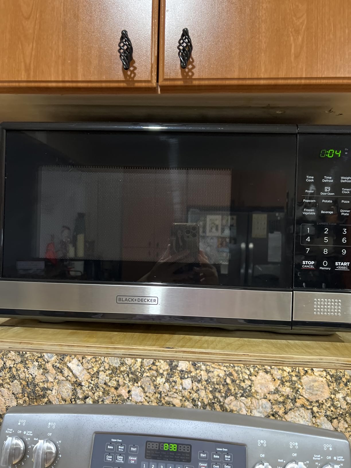 BLACK+DECKER 5-in-1 Microwave Oven Air Fryer Combo, 0.9 Cu.Ft, 900W | Countertop Microwave, Convection Bake & Roast, Child Lock, 10 Power Levels, for Small Kitchens & RVs customer photo 1