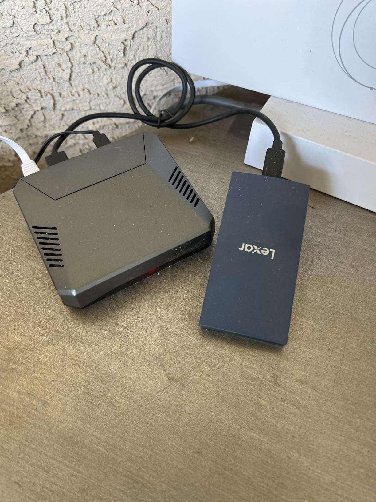 Lexar ES3 1TB Portable SSD Silver, USB 3.2 Gen 2 up to 1050MB/s | External SSD compatible with iPhone 17 Series/Mac/PS5/XBOX/Laptop/PC customer photo 2