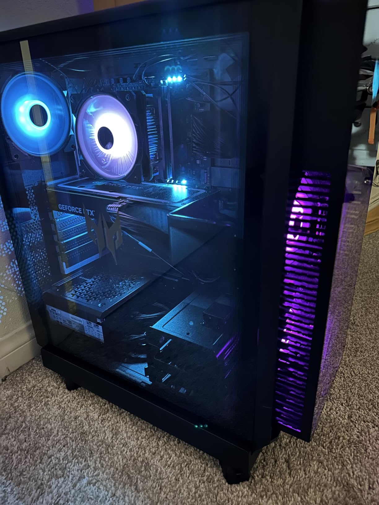 CORSAIR RM850e (2025) ATX 3.1 PCIe 5.1 Ready 850W Power Supply - White | Native 12V-2x6 Cable Included, Low-Noise, Fully Modular, Cybenetics Gold, Modern Standby Mode, NA customer photo 1