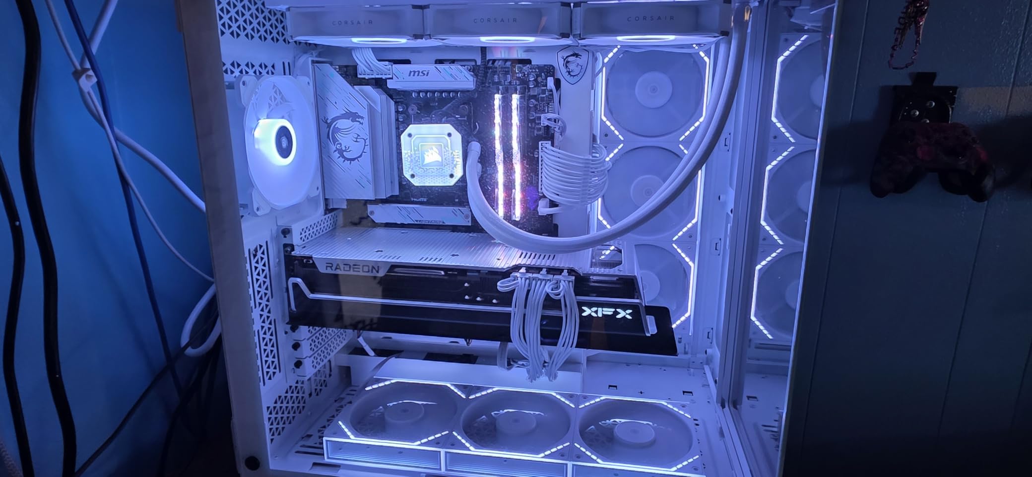 CORSAIR RM850e (2025) ATX 3.1 PCIe 5.1 Ready 850W Power Supply - White | Native 12V-2x6 Cable Included, Low-Noise, Fully Modular, Cybenetics Gold, Modern Standby Mode, NA customer photo 2