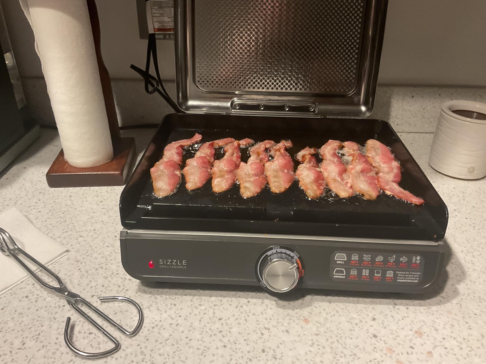 Ninja Sizzle Pro XL 20-Inch Indoor Griddle + Grill, Detachable Ventilated Lid, Grease Control, Ceramic Nonstick Plates, Even Edge Cooking, Extra Large Capacity, Versatile, Silver, GX101 customer photo 2