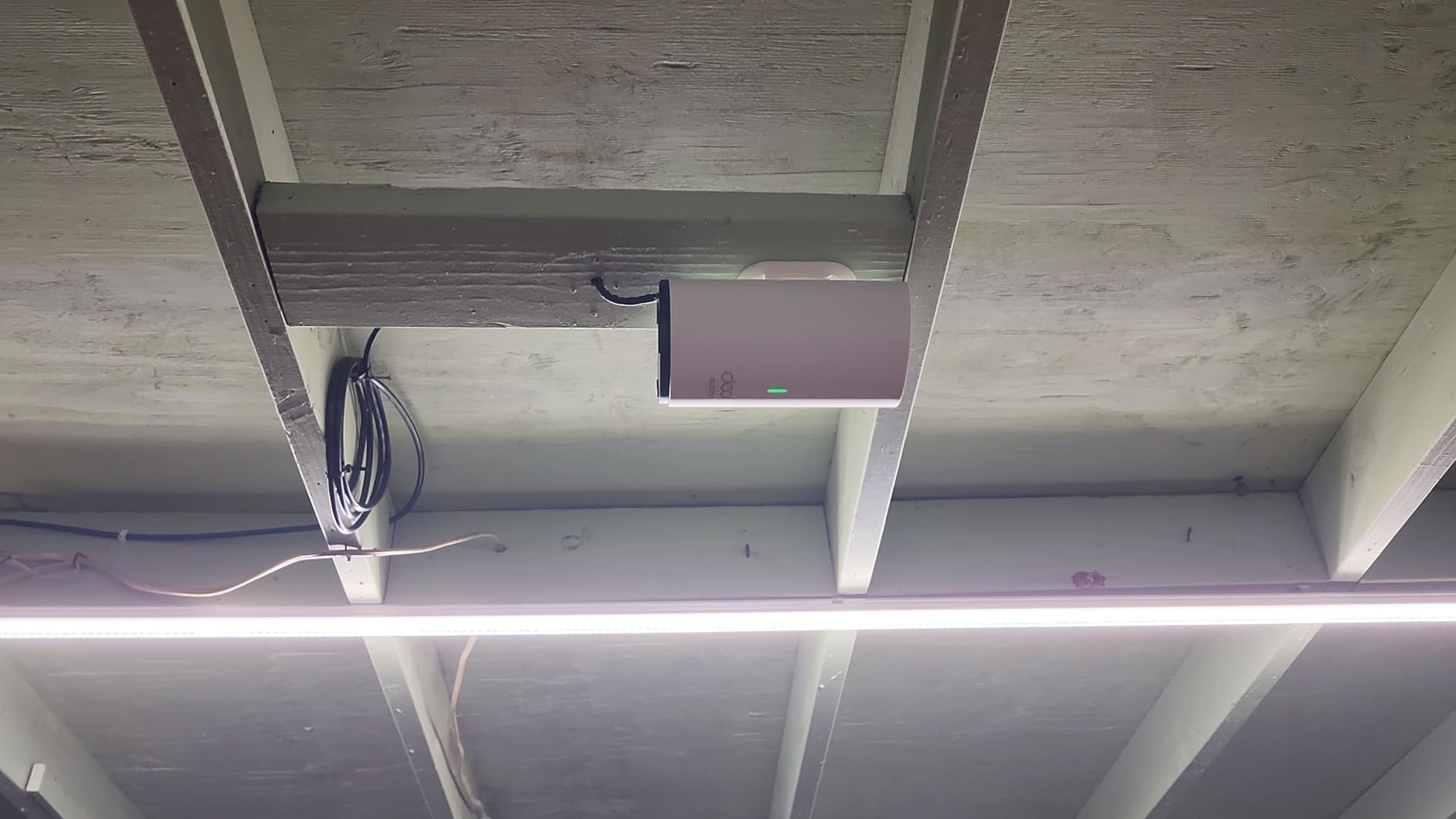 TP-Link Deco 7 Outdoor BE25 BE5000 Dual-Band Wi-Fi 7 Mesh Extender - Up to 2,800 sq. ft., Dual 2.5G PoE+ Ports, IP65 Waterproof, MLO, Multiple Mounting Options, Secure by Design, 1-Pack customer photo 1