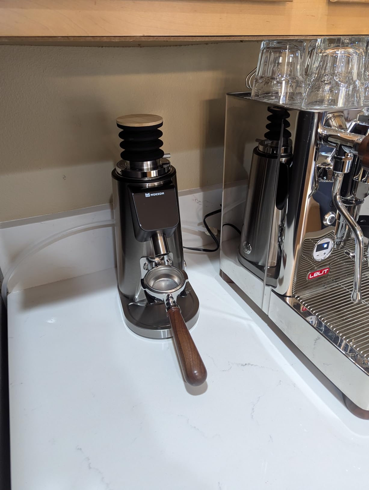 MOKKOM Professional 64mm Flat Burr Coffee Grinder with 100 Grind Settings, All-Metal Stainless Steel Body, Coffee Bean Grinder with Adjustable Electronic Timer, Anti-Static, LED Display customer photo 1