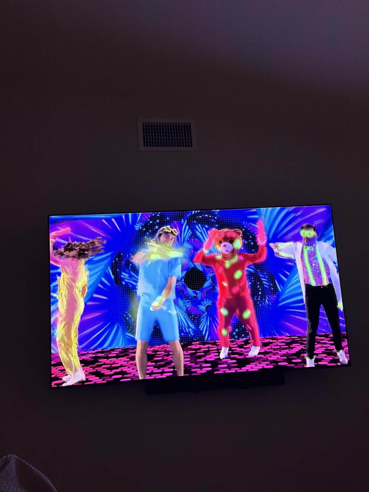 Samsung 65-Inch S90F OLED 4K AI Smart TV - NQ4 AI Gen3 Processor, AI Upscaling Pro, 144Hz, Dolby Atmos, QN65S90FAFXZA (2025) Bundle with Deco Essentials Exclusive Protection + Home Theater Guidebook customer photo 1