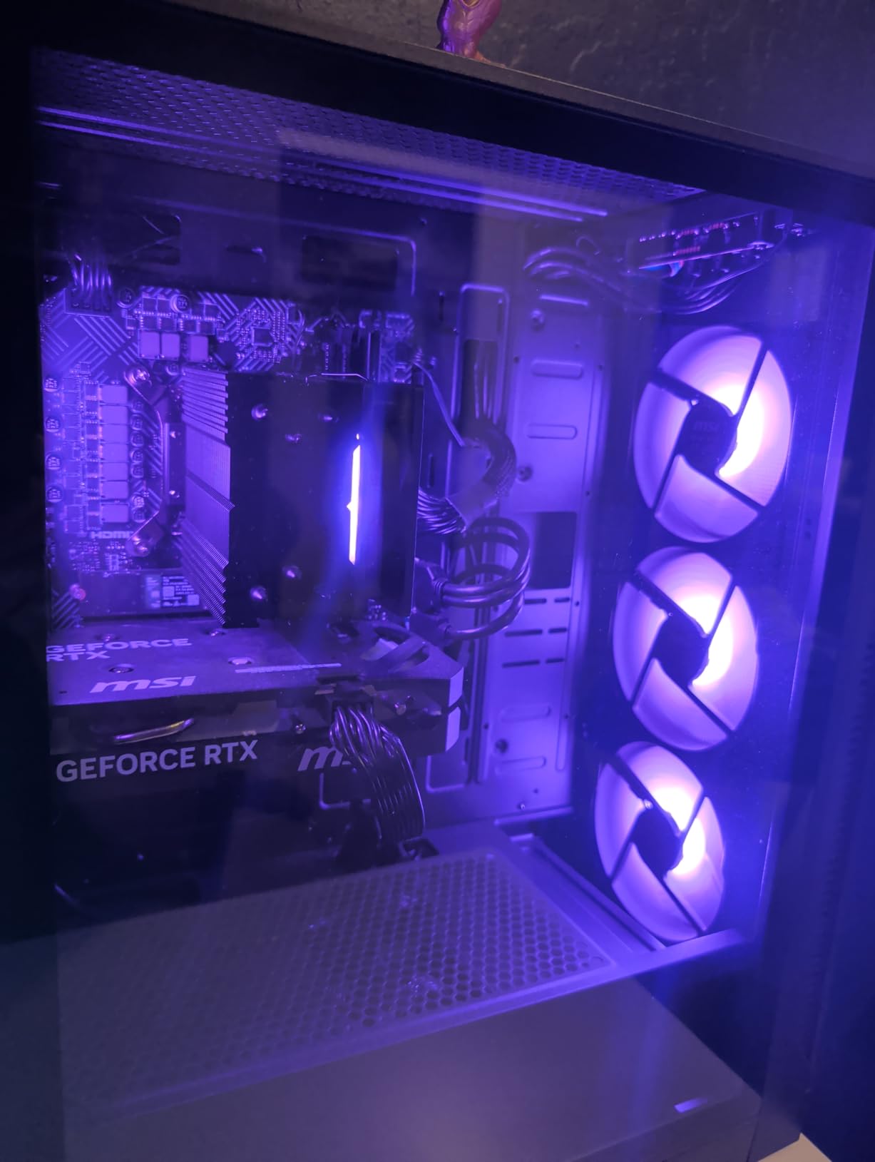 MSI Codex R2 Gaming Desktop, Intel i5-14400F, RTX 5060, 16GB DDR5, 1TB SSD, 80+ Gold PSU, ARGB Air Cooling, WiFi 6E, VR-Ready (A14NVL5-454US) customer photo 2