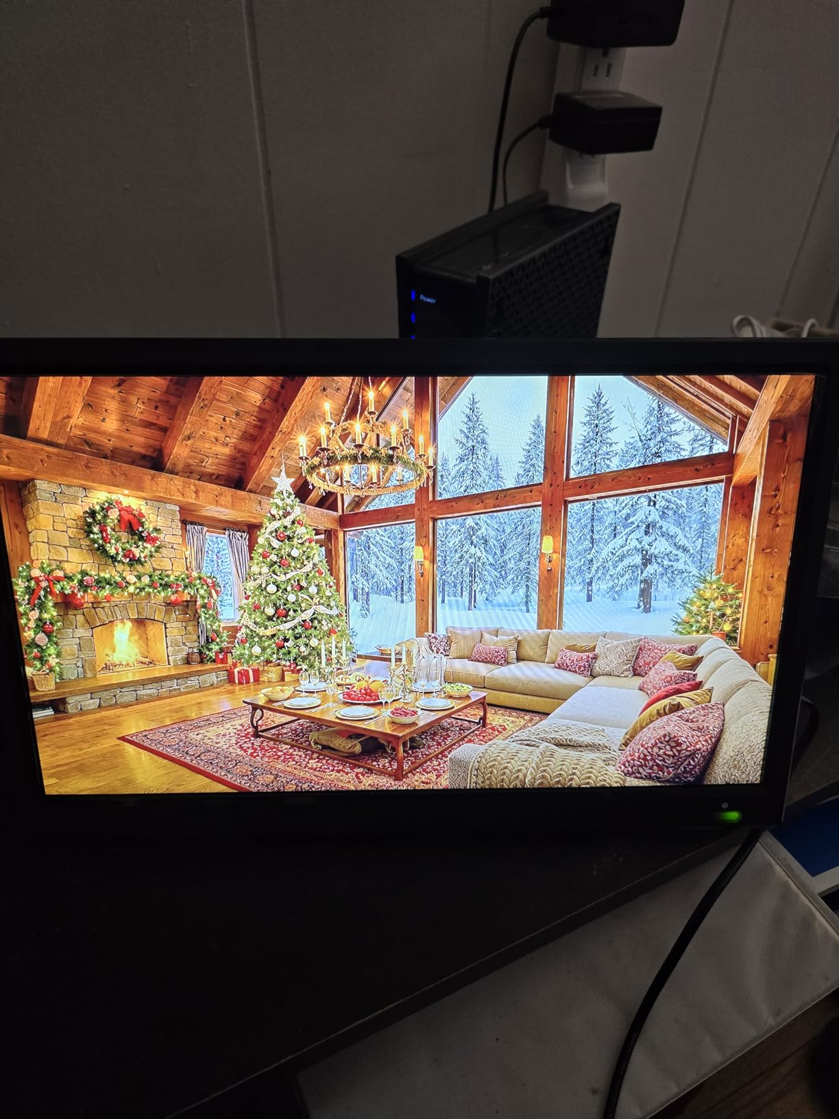Feihe 15.6 Inch Small Smart TV HD 1080P LED, Flat Screen Smart Television with ATSC Tuner/HDMI/USB/AV for Kitchen, RV, Camper, Home & Bedroom or On-The-Go Entertainment customer photo 1