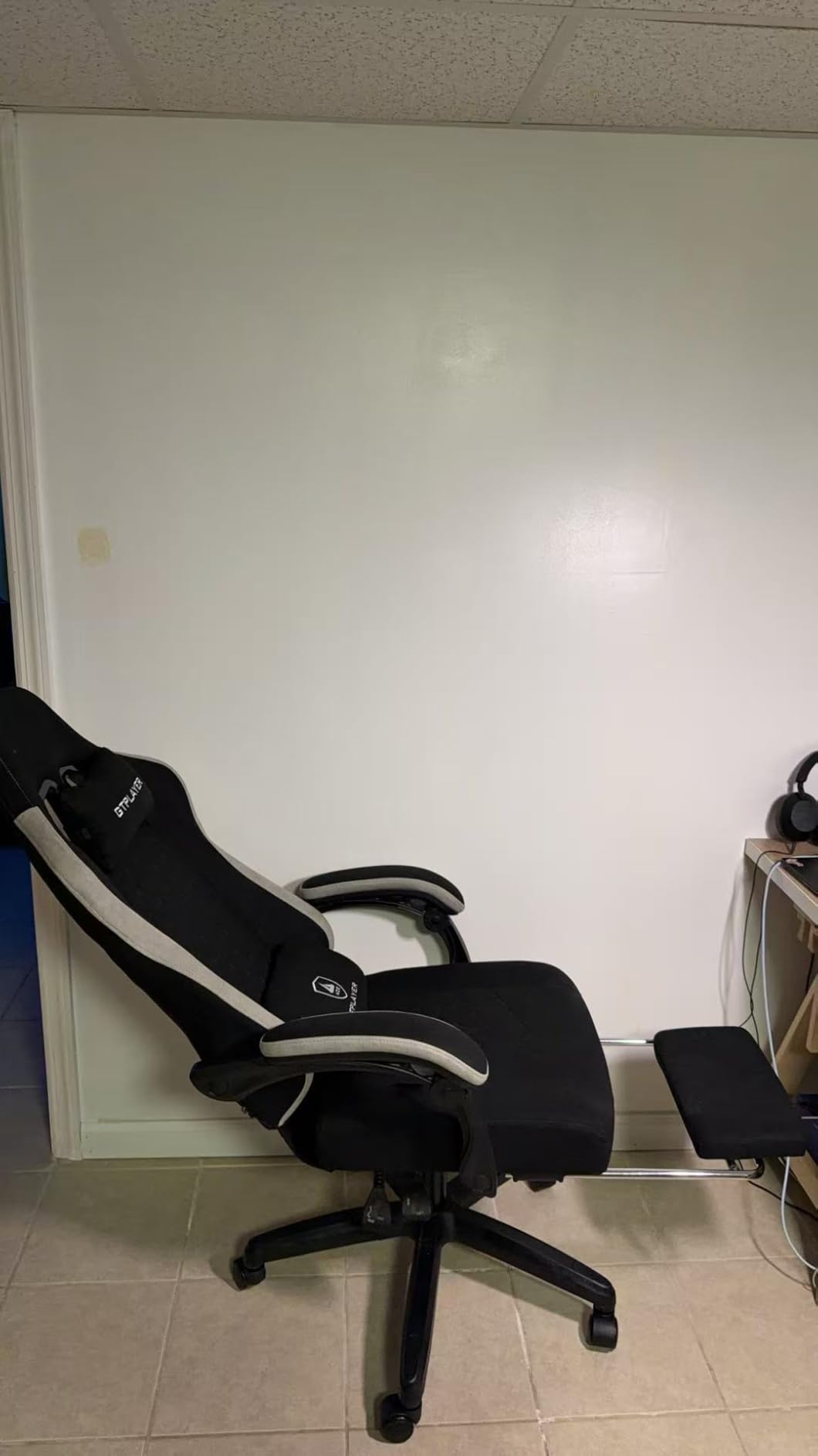 GTPLAYER Gaming Chair, Computer Office Chair with Pocket Spring Cushion, Linkage Armrests and Footrest, High Back Ergonomic Computer Chair with Lumbar Support Task Chair with Footrest (Black) customer photo 2