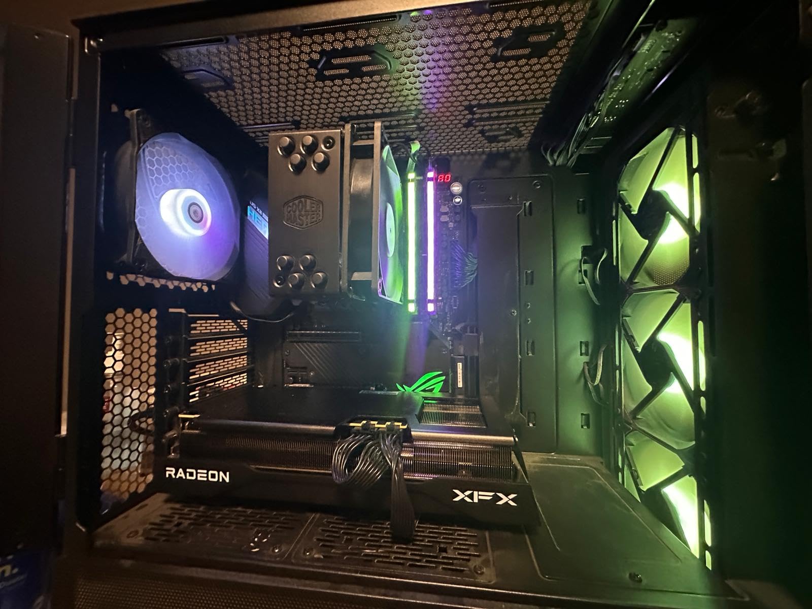 XFX Swift AMD Radeon RX 9070 OC Triple 90mm Fan Gaming Edition with 16GB GDDR6 HDMI 3xDP, RDNA 4 RX-97SWFT3B7, Graphics Card, Compatible with Desktop PCs customer photo 1