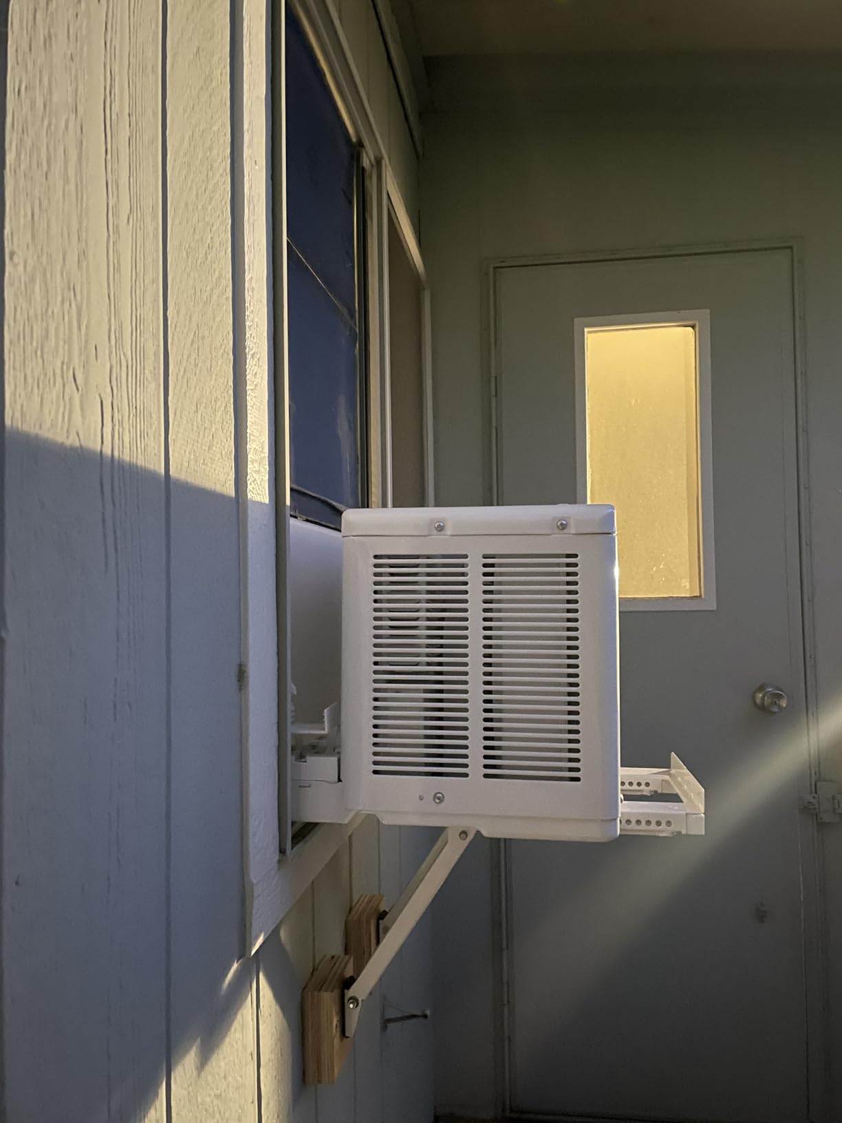 Midea 8,000 BTU U Shaped Smart Inverter Window Air Conditioner - Cools 350 Sq Ft, Ultra Quiet with Open Window Flexibility - Alexa/Google Assistant Compatible - 37% Energy Savings, Remote (Updated) customer photo 1