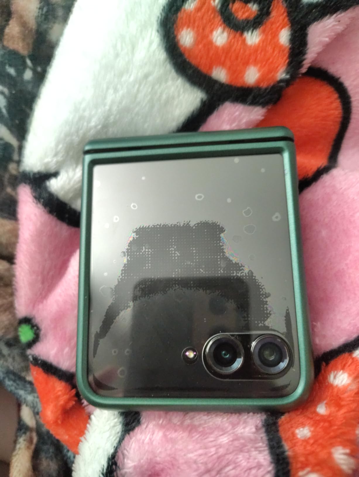 Motorola Moto Razr+ 2025, 256GB + 12GB RAM, Pantone Mocha Mousse - Unlocked customer photo 1