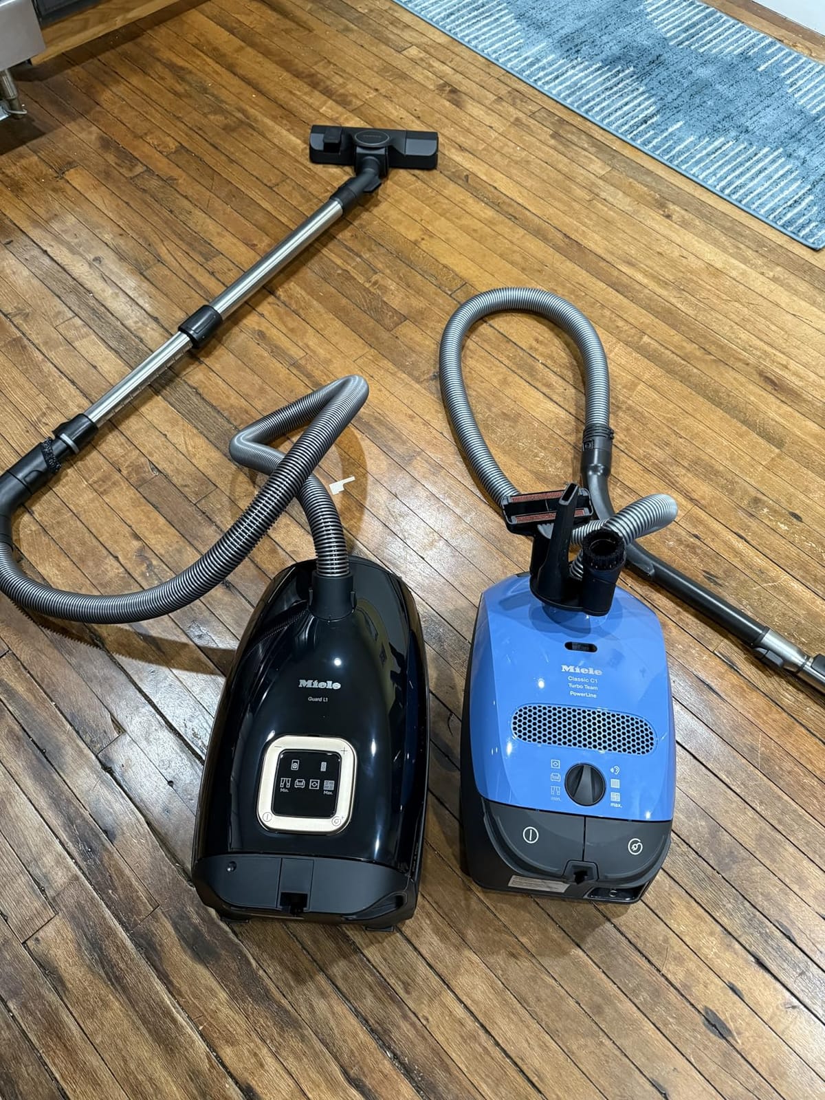 NEW Miele Guard L1 Cat & Dog Bagged Canister Vacuum for Pet Owners with Odor-Reducing Active AirClean Filter, TurboTeQ Floorhead, and AllTeQ Universal Floorhead, in Obsidian Black/Rose Gold customer photo 2