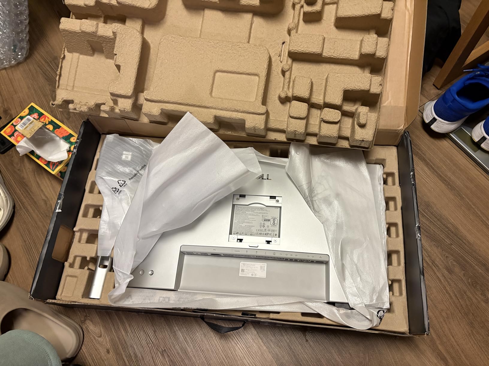 Dell UltraSharp 27 4K Thunderbolt Hub Monitor - U2725QE customer photo 1