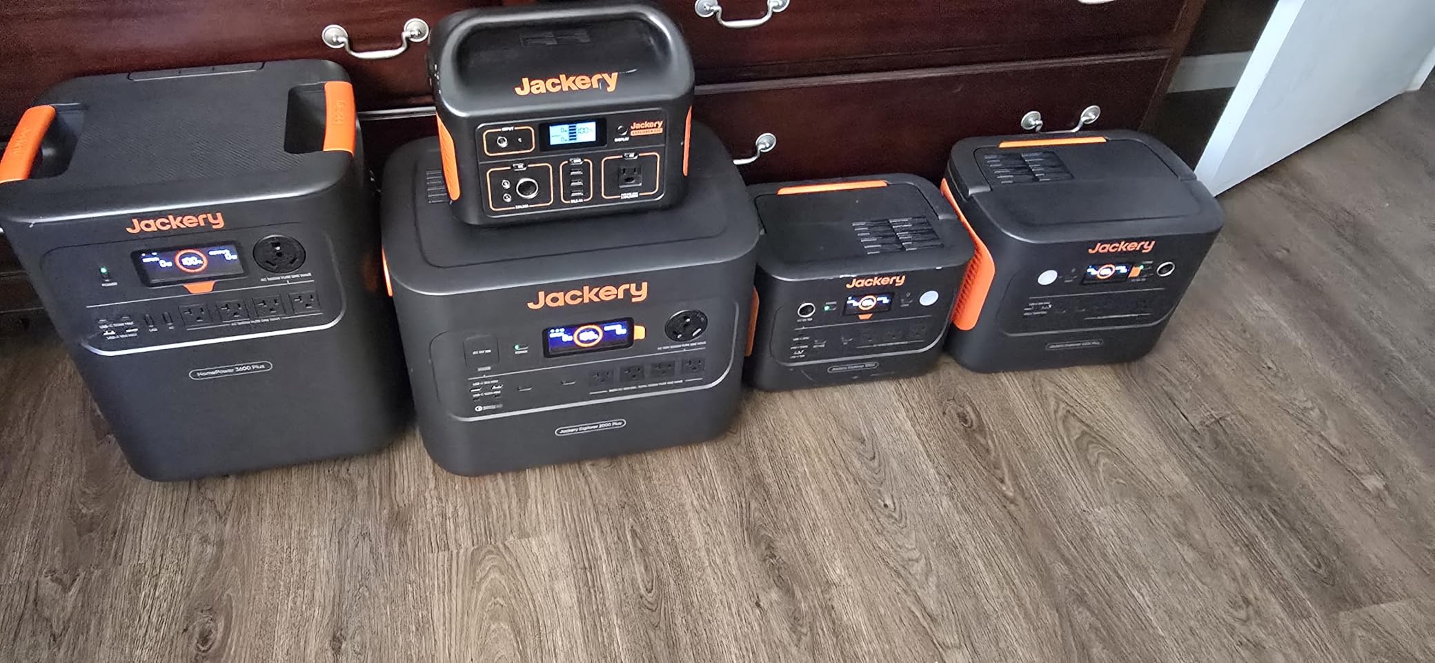 Jackery HomePower 3600 Plus Portable Power Station, 3600W AC Output, 3584Wh LFP Solar Generator, Expandable up to 21kWh, Essential Home Backup for Home Use, Emergencies, RV (Solar Panel Optional) customer photo 2