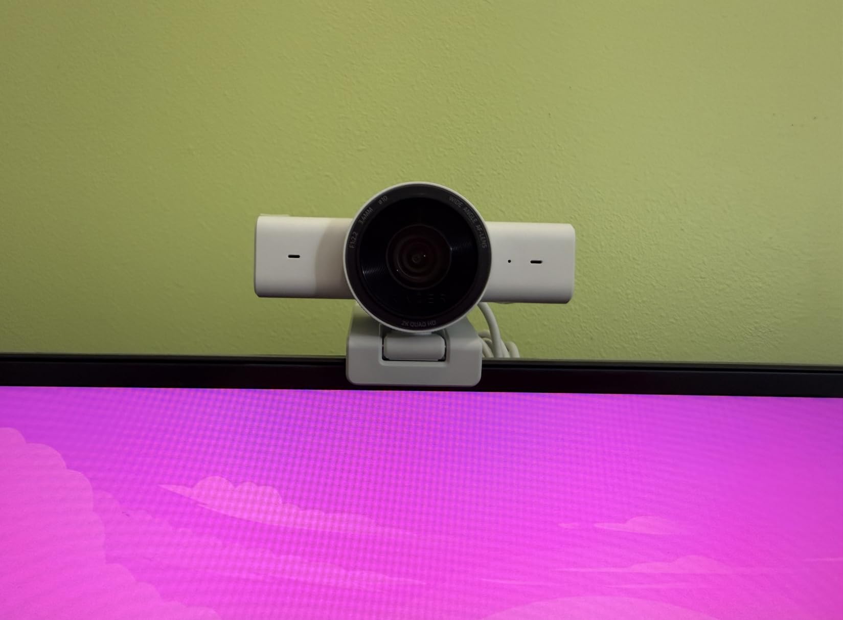Razer Kiyo V2 X Webcam for Streaming and Meetings, 1440p 60 FPS, Black customer photo 2