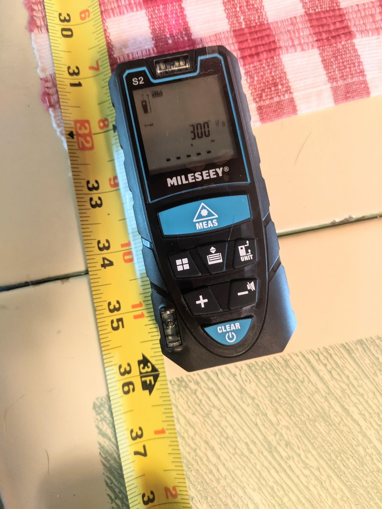 Laser Measure 50M/165ft,RockSeed Digital Laser Distance Meter with 2 Bubble Levels,Portable M/in/Ft Unit Switching Backlit LCD and Measuring Distance/Area/Volume/Pythagorean customer photo 1
