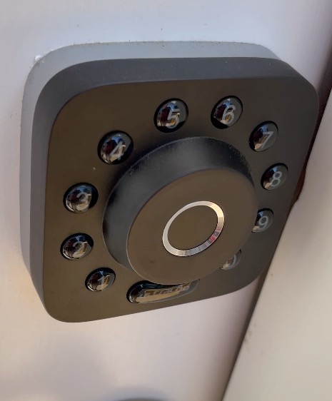ULTRALOQ Bolt SE Smart Lock, Built-in Wi-Fi, Matter Over Thread, Works with Apple Home, Alexa, Google, 7-in-1 Keyless Entry Deadbolt with Fingerprint ID, App, Keypad, Remote Control, 18 Months Battery customer photo 2