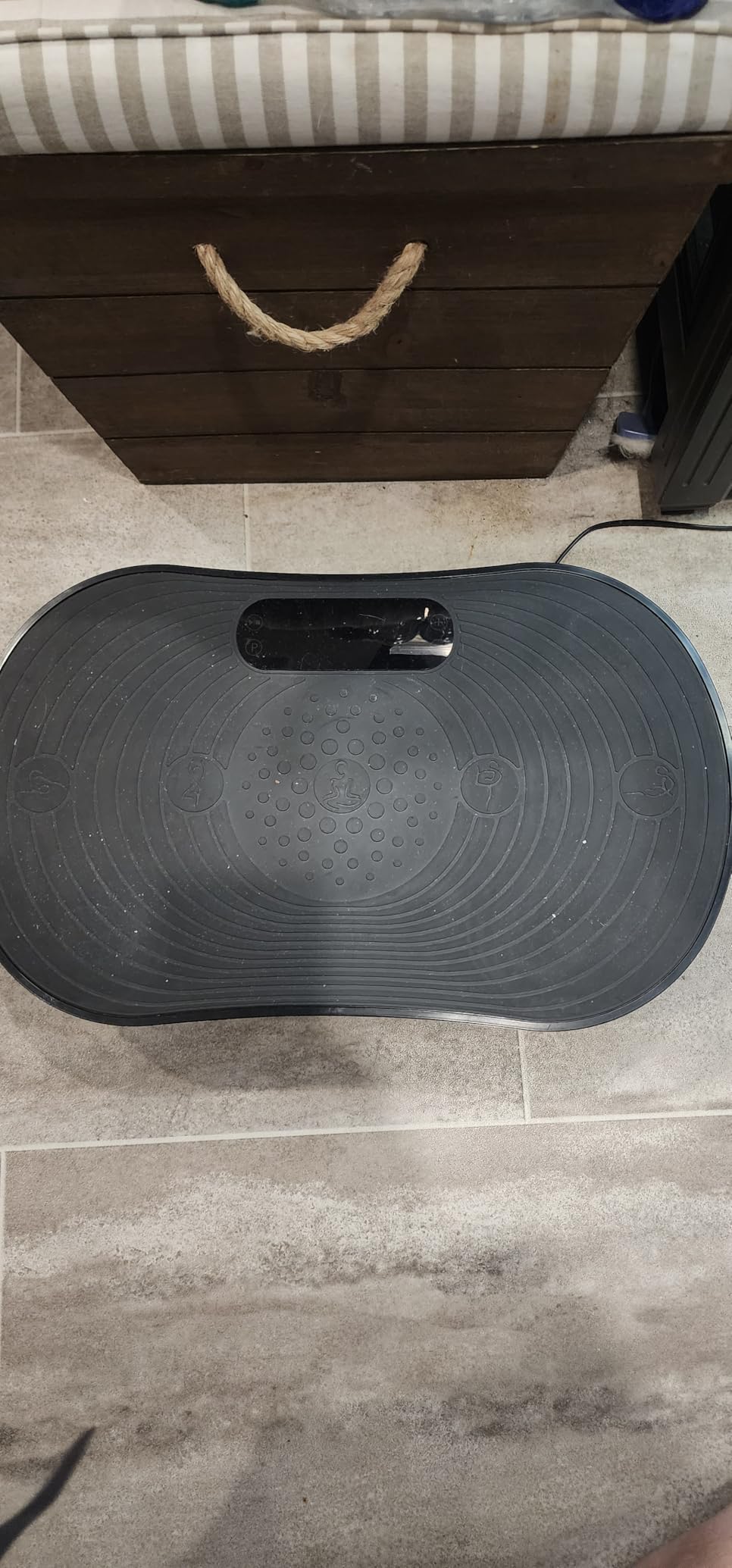 MERACH Vibration Plate Exercise Machine, Vibrating Platform for Lymphatic Drainage Weight Loss Muscle Activation, Full Body Home Exercise Equipment with LED Touch Screen Bluetooth Pull Cord customer photo 2