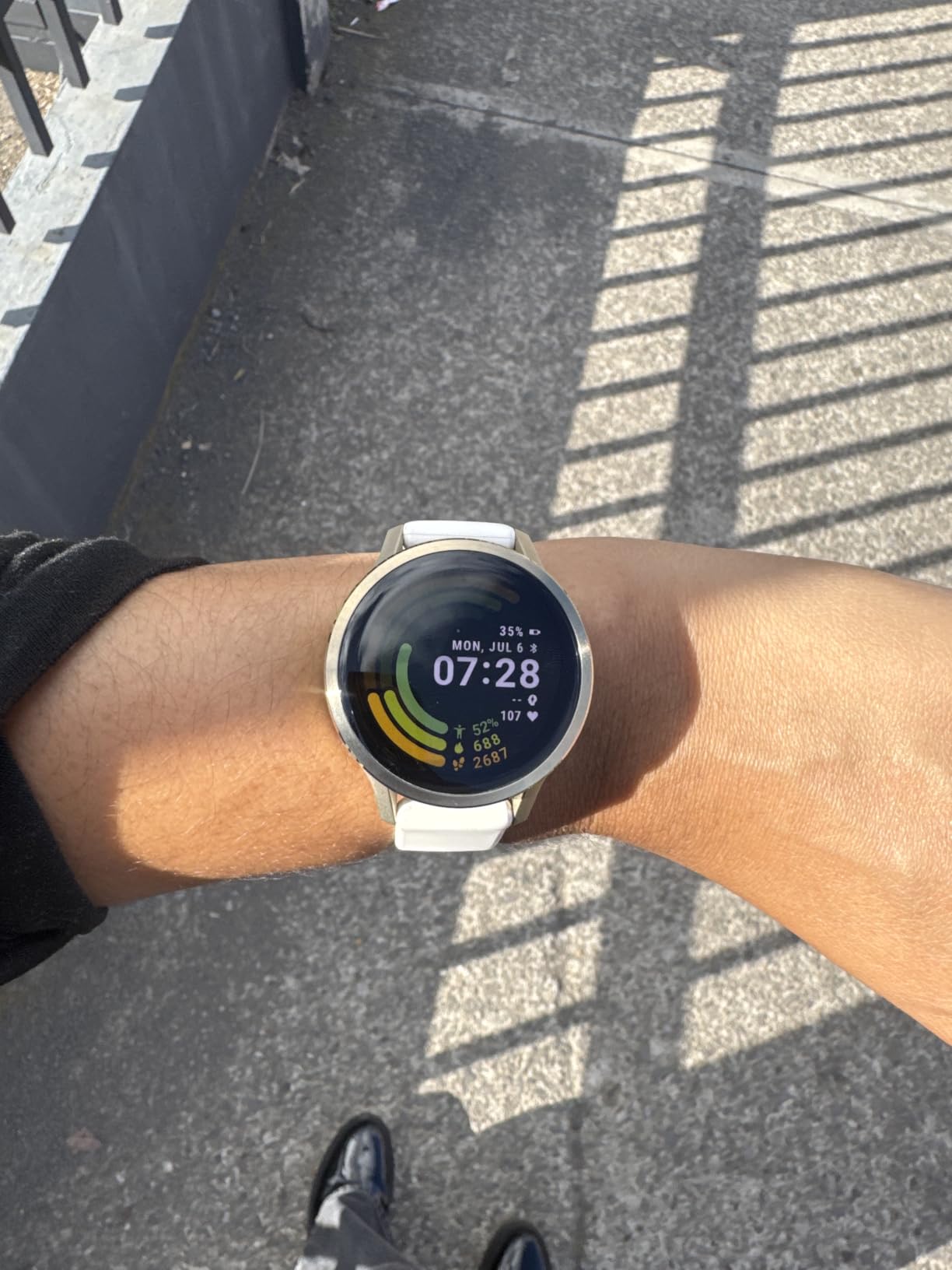 Garmin Venu 4, Advanced Fitness Smartwatch, 41mm, Light Sand Leather | 24/7 Health Monitoring, Advanced Sleep Tracking, Health Status, 80+ Preloaded Sports Apps, Built-In Flashlight customer photo 1