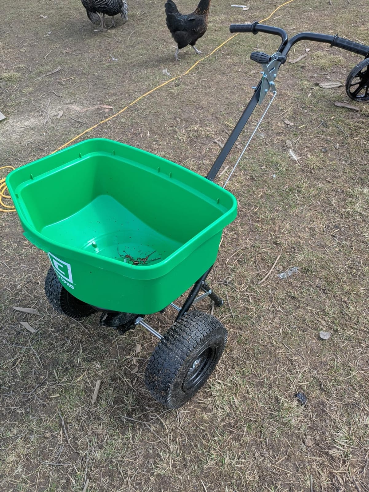 CHAPIN 100 lb Lawn Spreader, Precision Control for Wide Coverage | Large-capacity design; covers up to 22,000 sq ft per fill customer photo 2