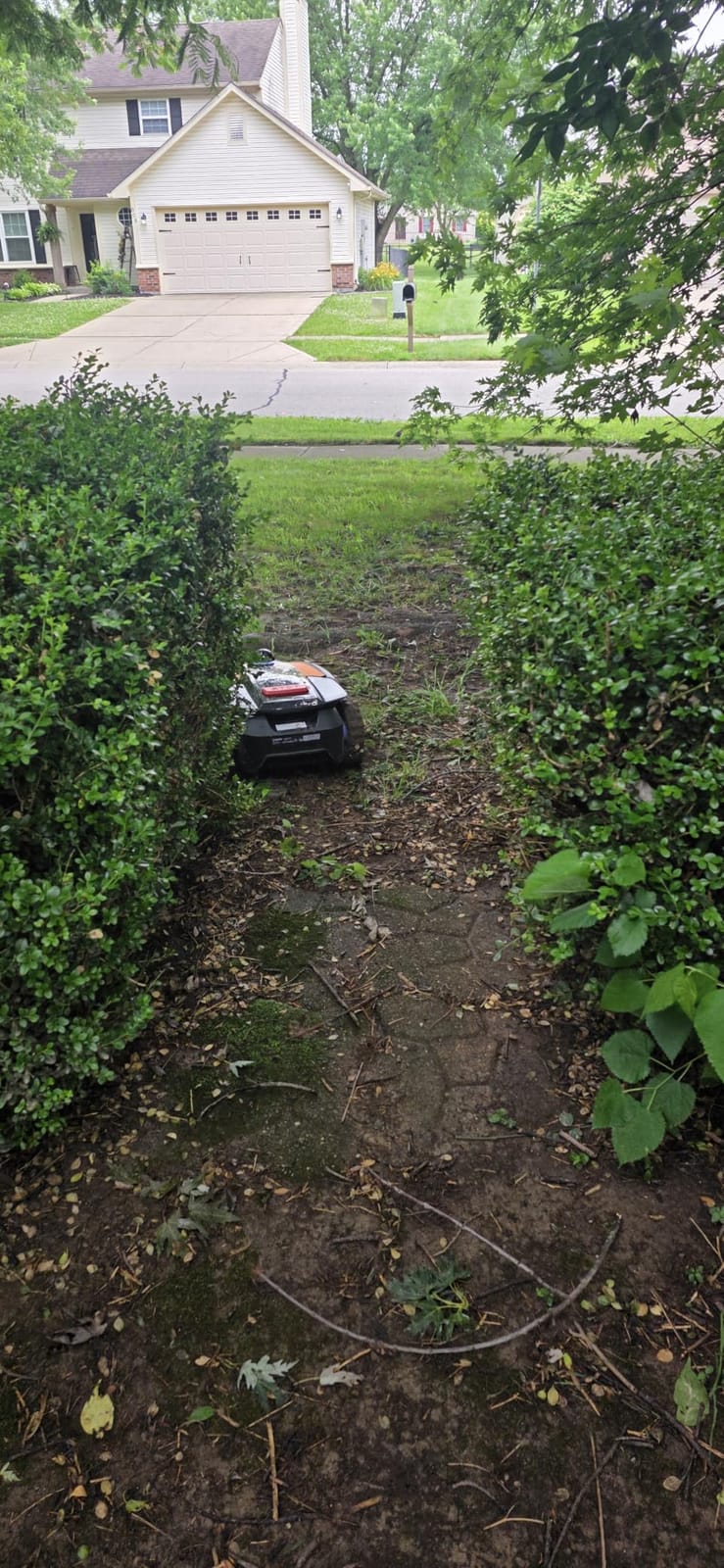 Sunseeker X5 AWD Robot Lawn Mower, RTK, Vision AI, 0.5 Acre, Wire-Free | Dependable AWD mowing for homeowners with medium to large everyday yards, slopes and uneven ground customer photo 2