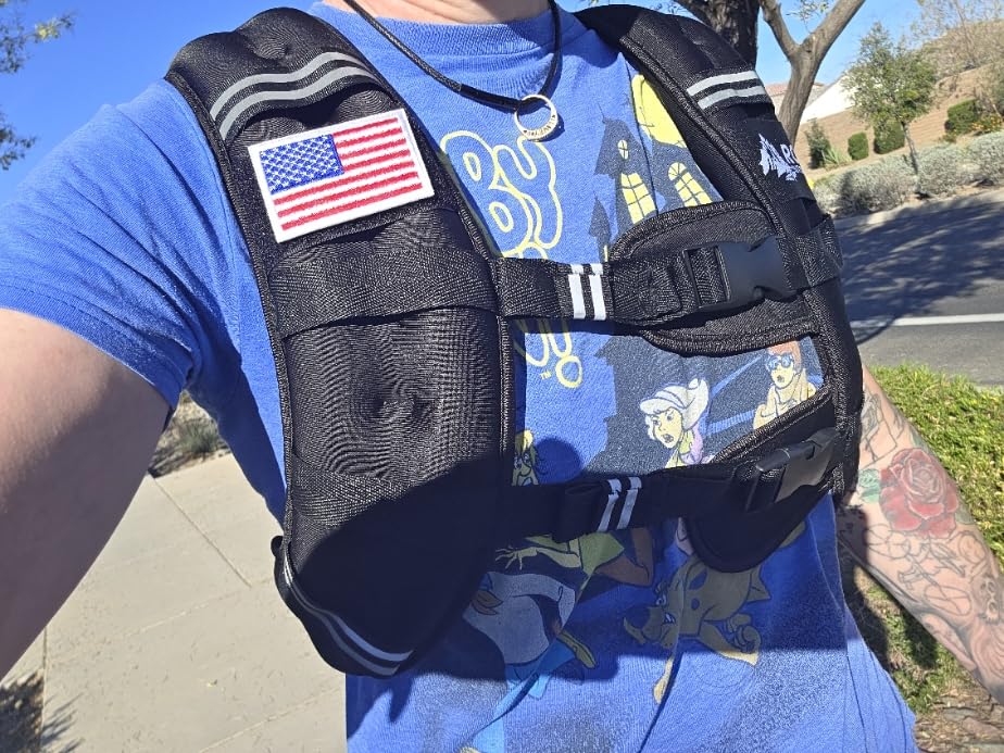 Roc Outdoors Weighted Vest W/ Rub-Free Technology for Woman and Men, 5lb/10lb/15lb/20lb/30lb Weight Vest with Reflective Stripe for Workout, Strength Training, Running, Walking, Fitness, Weight Training, Weight Loss, Weightlifting customer photo 2