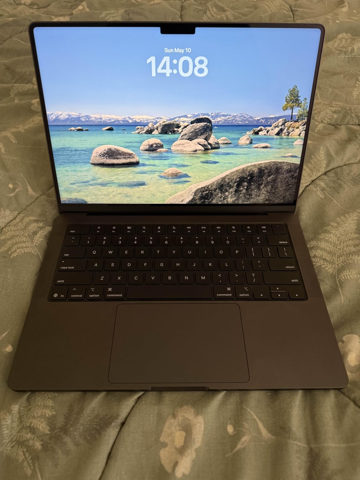 2025 MacBook Pro Laptop with Apple M5 chip with 10-core CPU and 10-core GPU: Built for AI, 14.2-inch Liquid Retina XDR Display, 16GB Unified Memory, 1TB SSD Storage; Silver customer photo 2