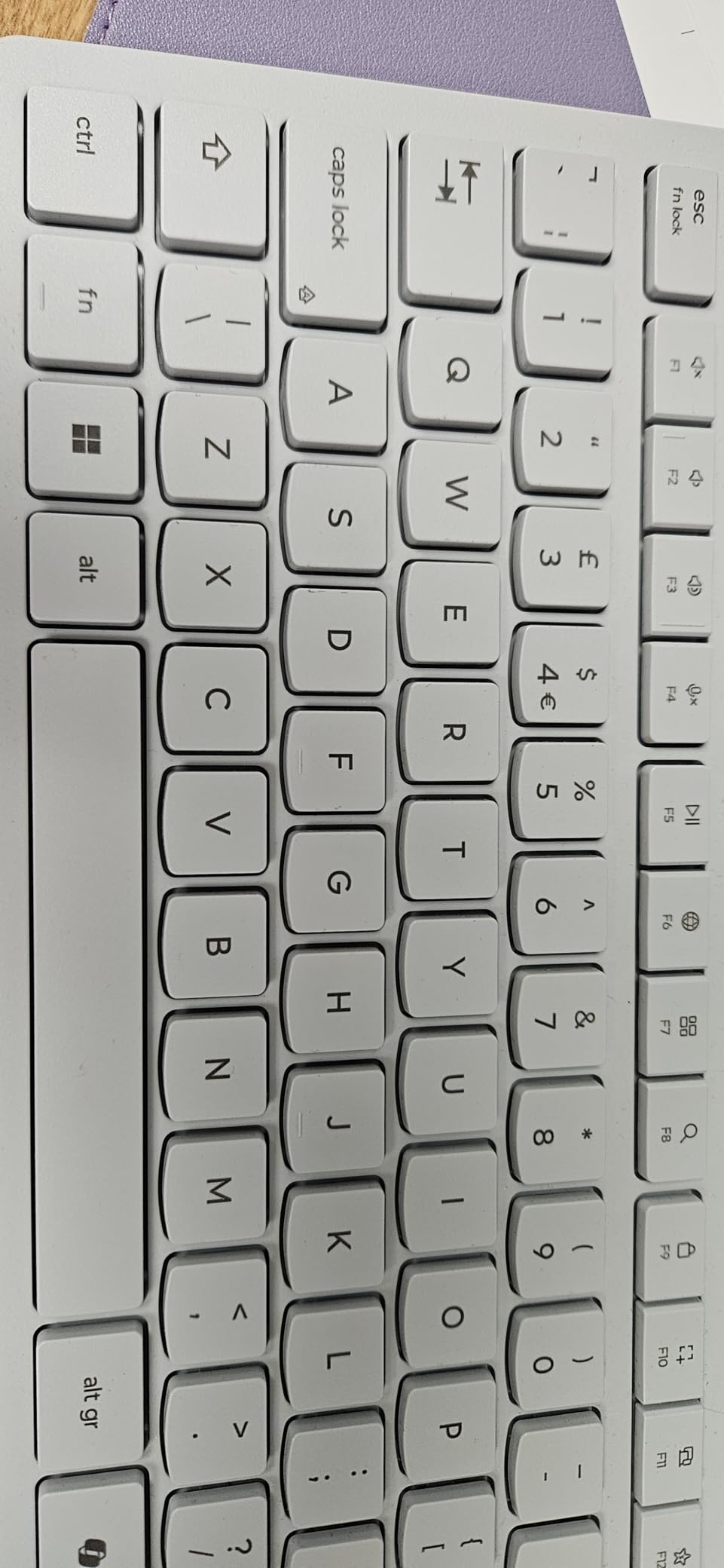 Lenovo 24