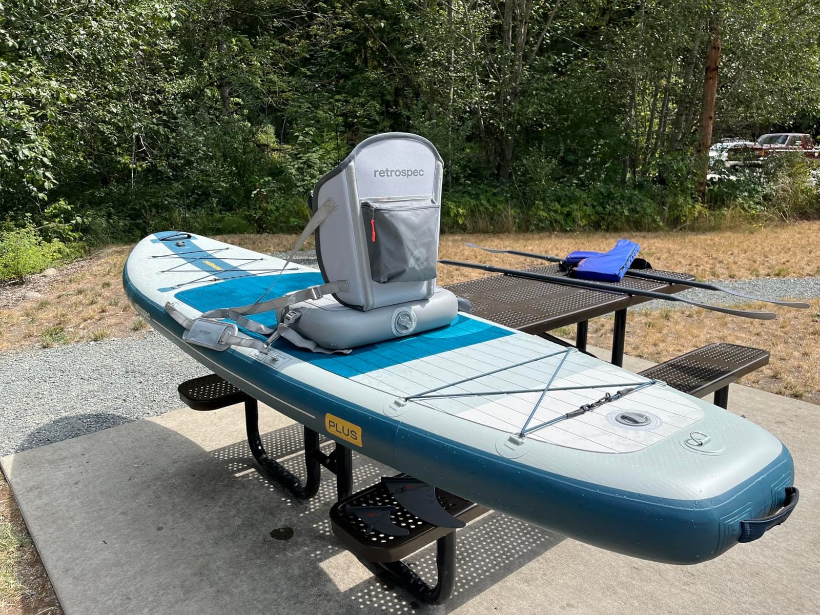 Retrospec Weekender Plus 10' Inflatable Stand Up Paddleboard Double Layer PVC iSUP Bundle w/Carrying case, 3 Piece Adjustable Aluminum Paddle, 3 Removable fins, Pump, and Cell Phone case customer photo 1