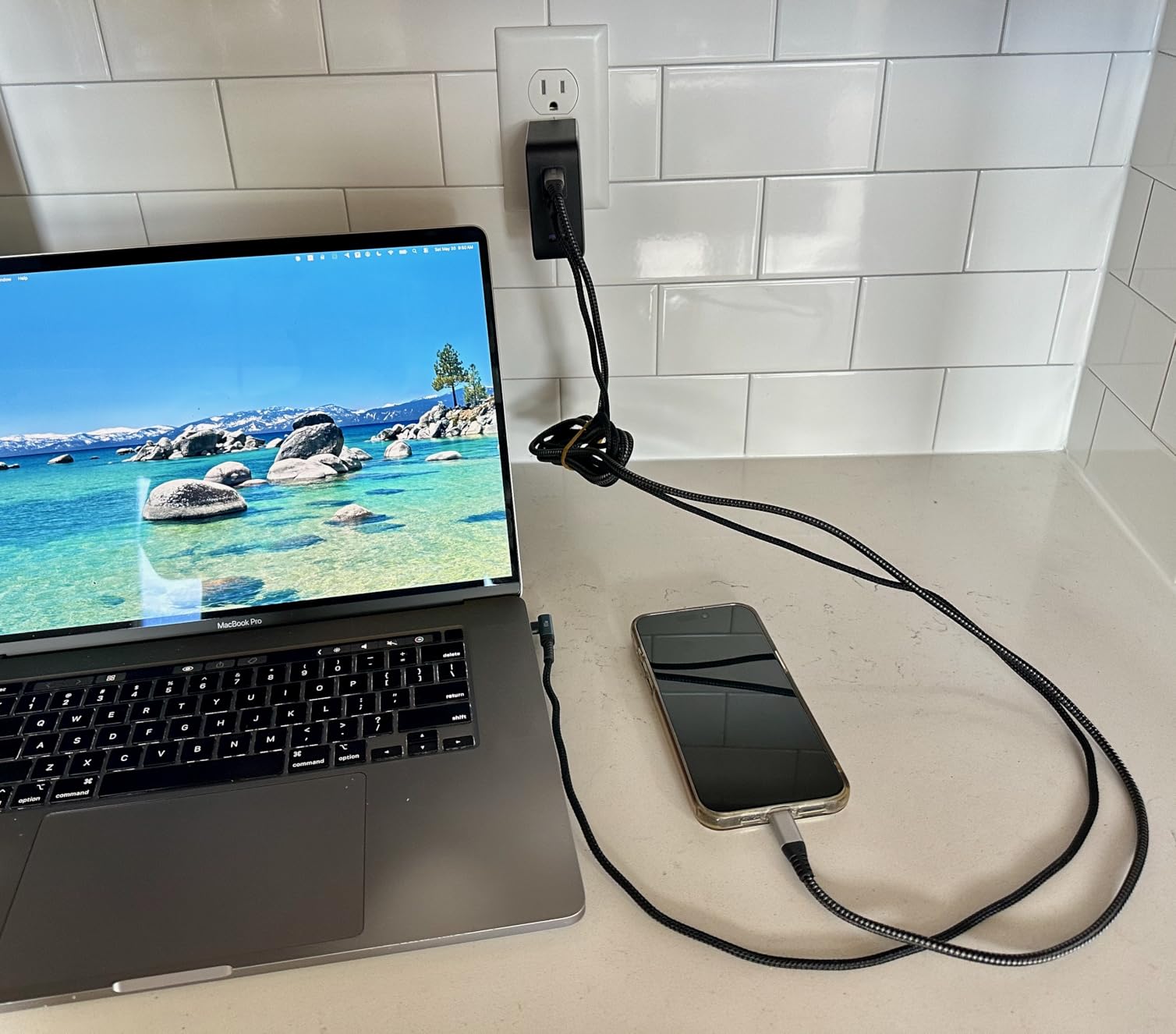 UGREEN Nexode 200W GaN USB C Wall Charger, 4-Port Foldable Compact Fast Type-C Power Adapter for MacBook Pro/Air, Dell XPS, HP 14, iPad, iPhone 17/16/15 Series, Galaxy S25/S24, Pixel 10/9 customer photo 2