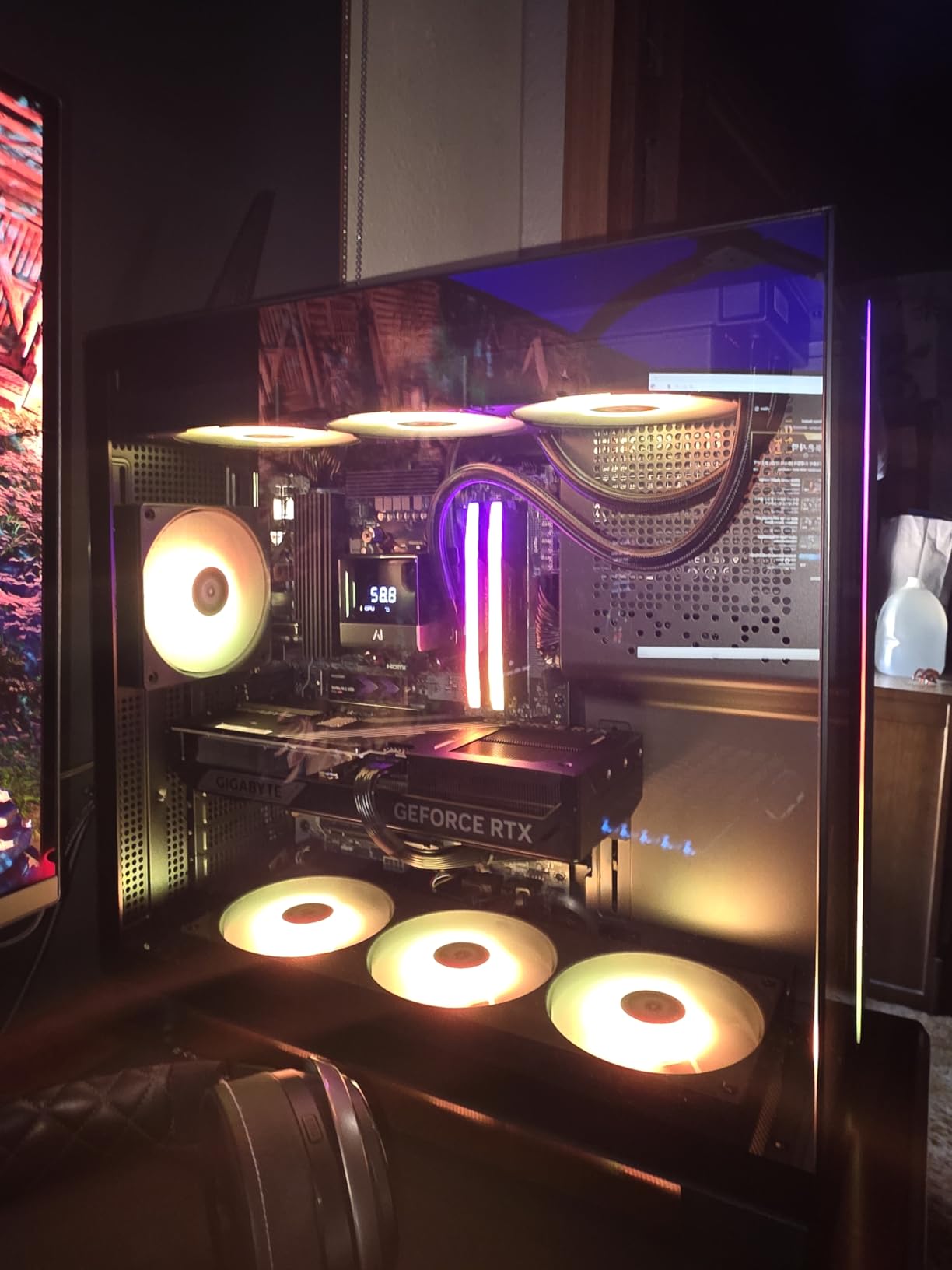 Ultra 50 V3 - RTX 5080 16GB GDDR7 | Ryzen 7 9800X3D 4.7 GHz (5.2 GHz Turbo Boost) | 32GB DDR5 6000MHz | 2TB Gen4 SSD | 850W Gold PSU | ARGB Fans | Wi-Fi + BT | Win 11 customer photo 2