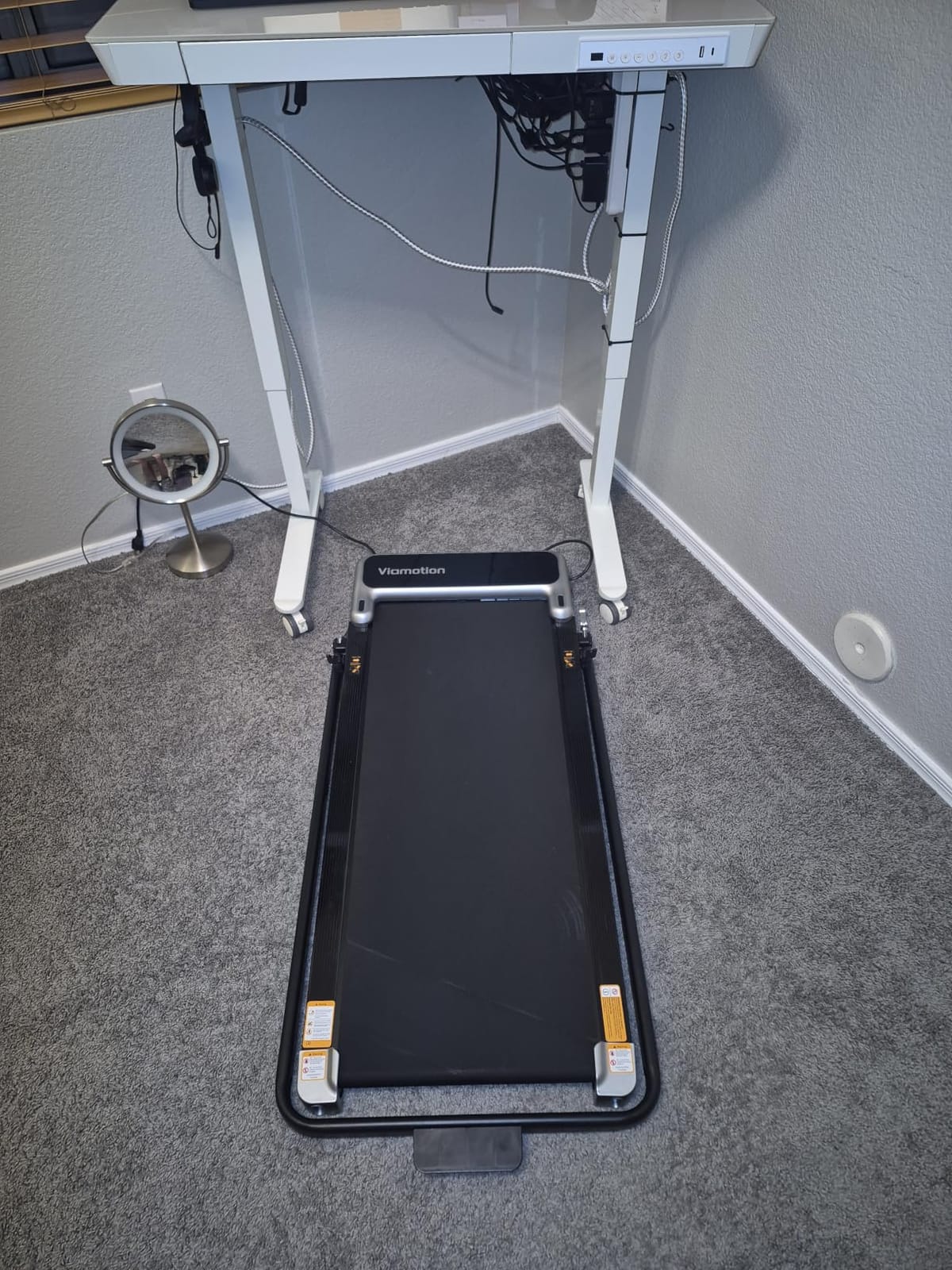 Walking Pad Treadmill with Handle Bar and Adjustable Incline, Compact Portable Treadmills for Home Office, 2.5HP Quiet Anti-Slip Under Desk Treadmills, 0.6-3.8 MPH Remote Speed Control customer photo 2