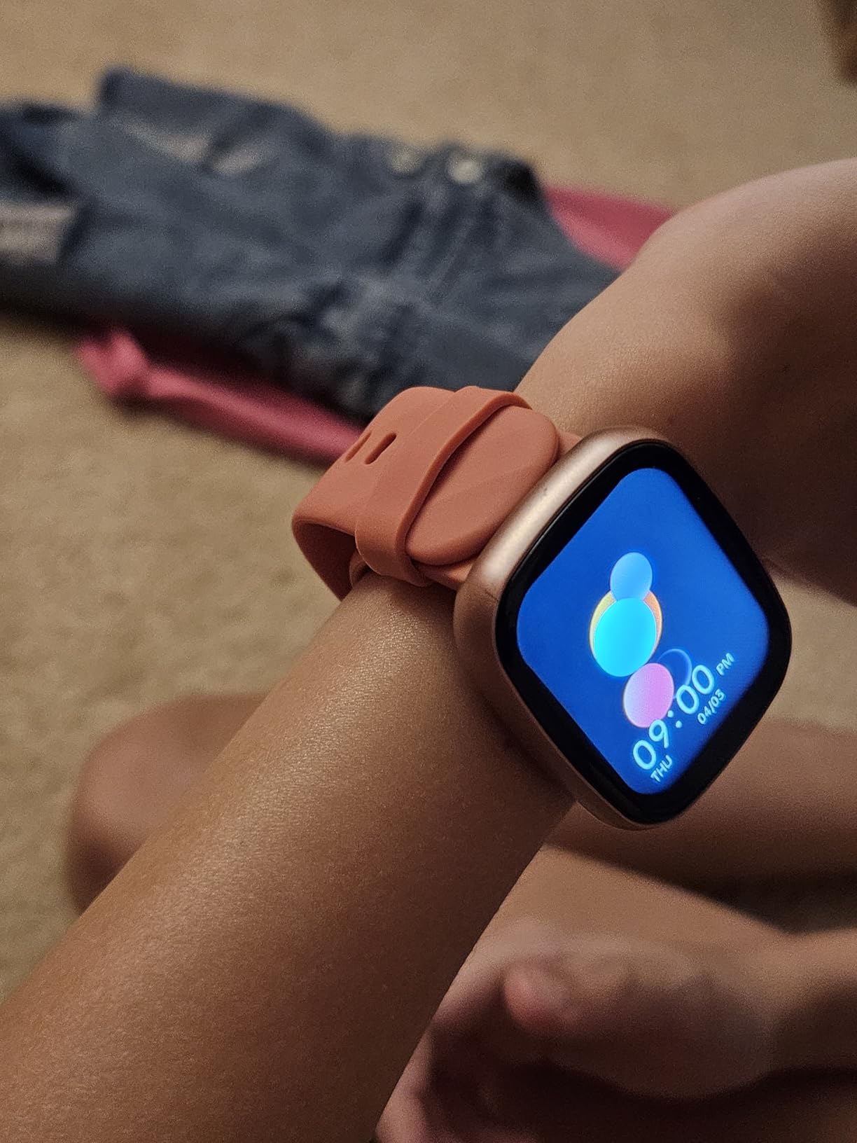 Kids Smart Watch for Boys Girls, 4G Smartwatch Phone for Children with GPS, Call, SOS, Video/Voice Chat, Parental App, Alarm, HD Touchscreen Watches for Kid Gifts Ages 4-12, Bright Pink customer photo 1