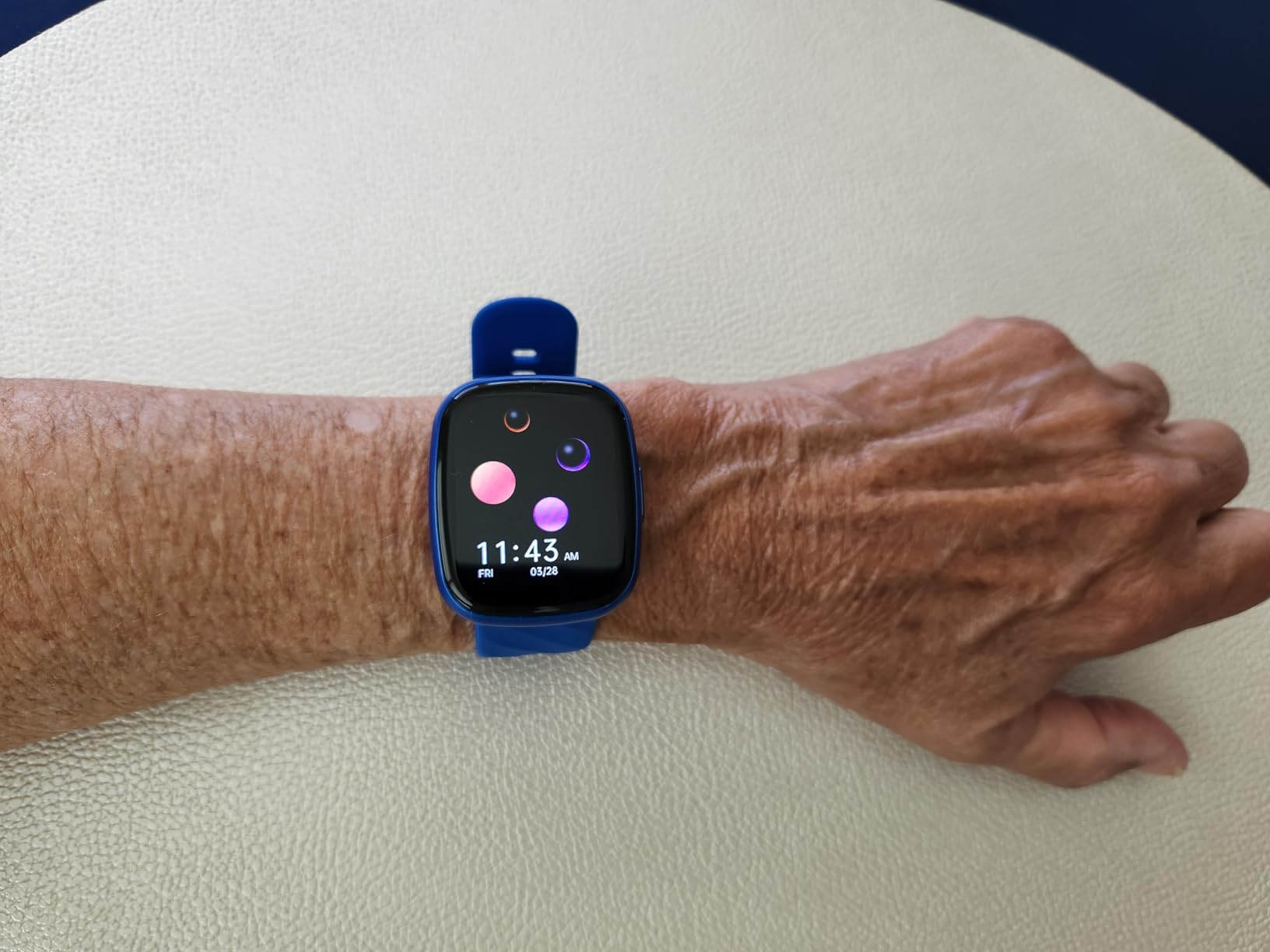 Kids Smart Watch for Boys Girls, 4G Smartwatch Phone for Children with GPS, Call, SOS, Video/Voice Chat, Parental App, Alarm, HD Touchscreen Watches for Kid Gifts Ages 4-12, Bright Pink customer photo 2
