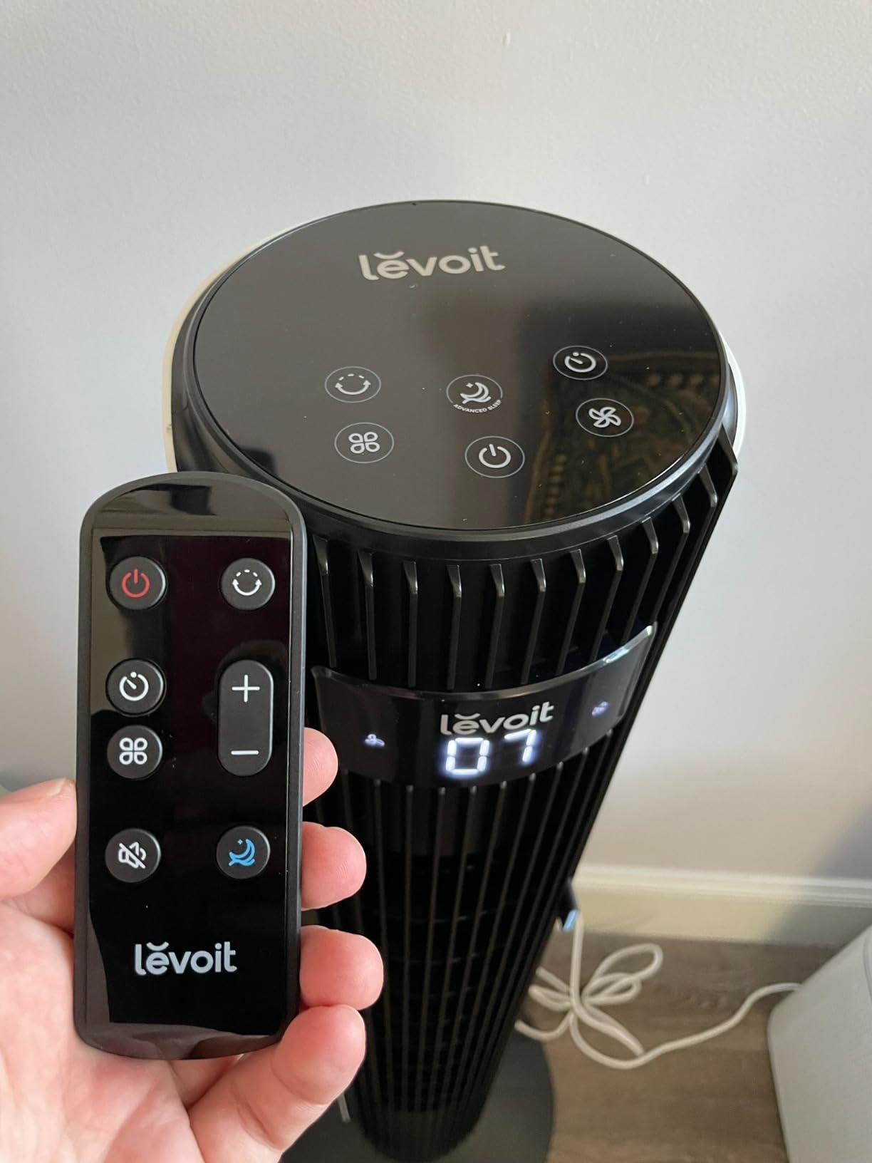 Levoit Tower Fan for Bedroom, 20dB Quiet Desk Fan, Portable Fan with 23ft/s | 3 Angles 4 Speeds Mini Oscillating Fan, DC Motor, Bladeless, Easy to Carry, Remoter, 12H Timer, for Home, Room, Office, White customer photo 1