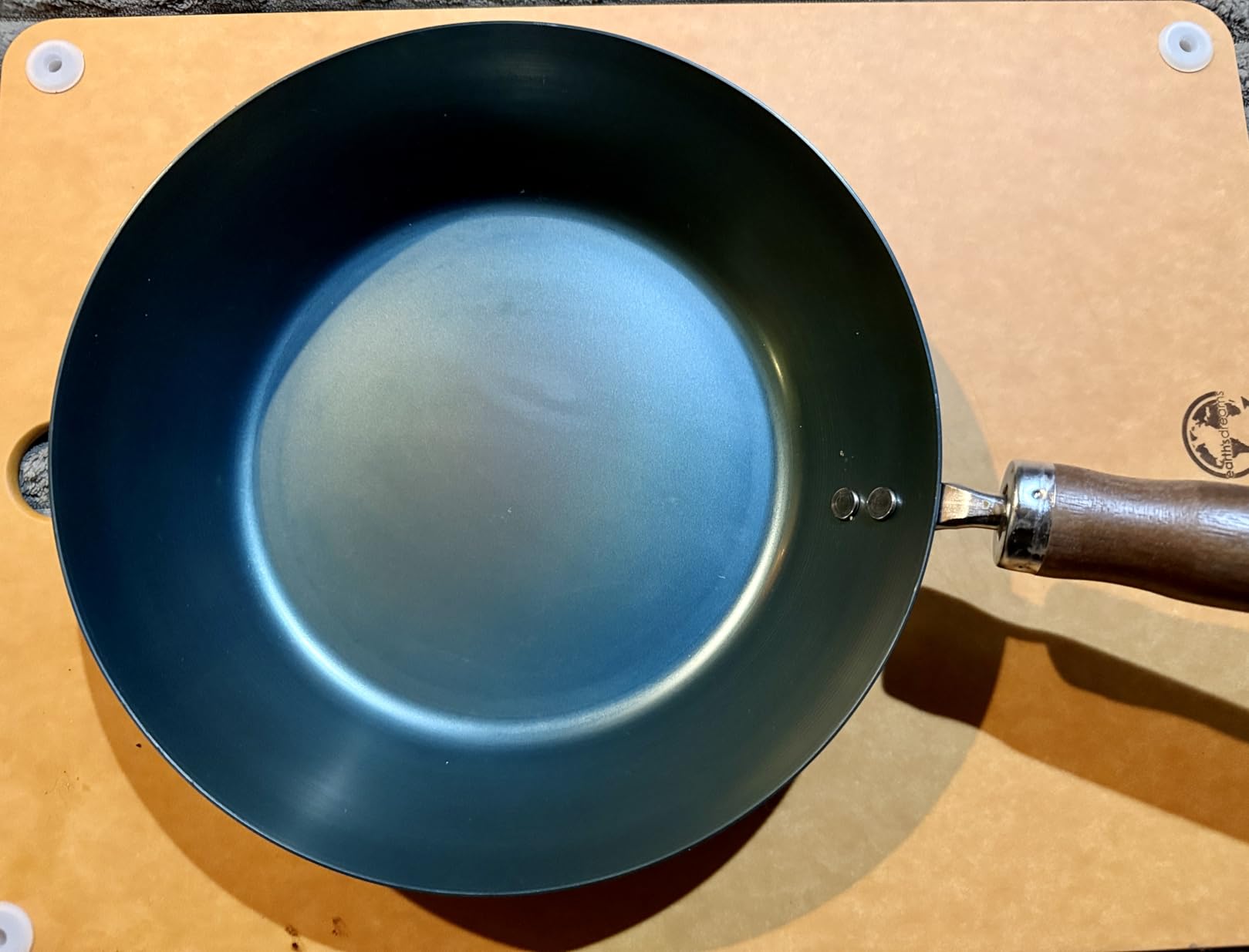 Crafted in Japan. Trusted by Chefs. Japanese Carbon Steel Frying Pan - Precision-Formed, Pre-Seasoned & Lightweight, Chef-Designed for High-Heat Control (11.0 inches) customer photo 1