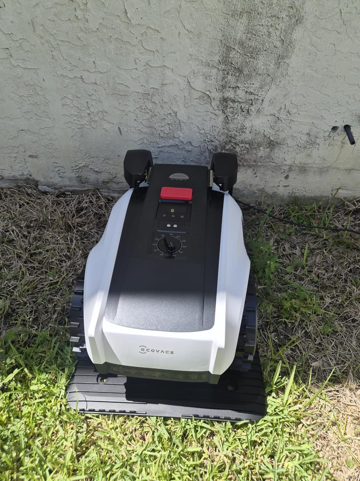 ECOVACS Goat O1000 RTK Care Kit Robotic Lawn Mower with RTK Precision Navigation, No Perimeter Wire, Smart App Control, Auto Mapping, Multi-Zone Management - Includes 36 Extra Blades customer photo 1