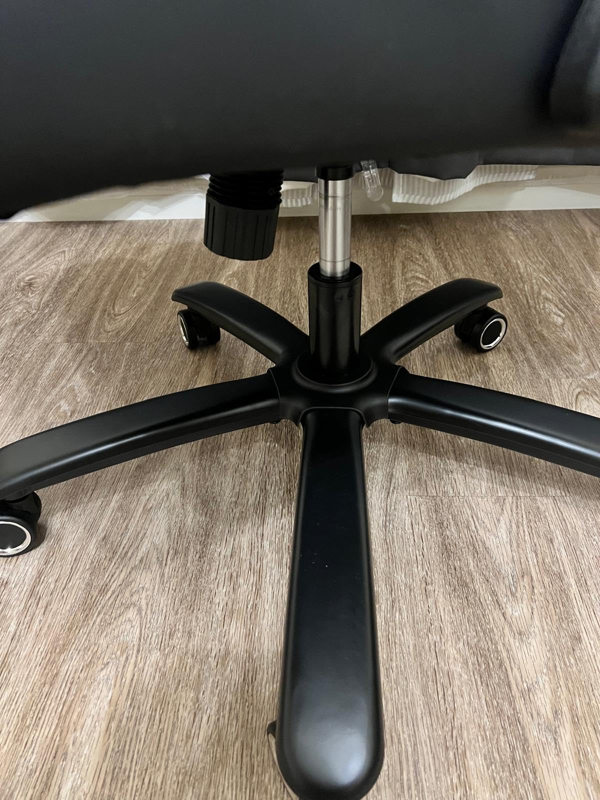 700lbs Big and Tall Office Chair - Heavy Duty Executive Desk Chair with Inflatable Lumbar Support, Extra Wide Padded Seat, Flip-up Arms, Metal Base & Quiet Rubber Wheels, High Back Ergonomic Chair customer photo 2
