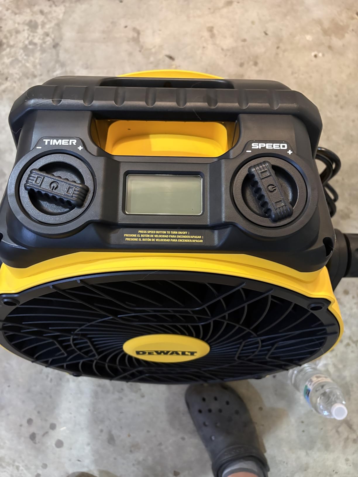 DEWALT 16 Inch High Velocity Air Purifier Industrial Shop Fan with Filter | 4000 CFM Airflow, Air Quality Sensor, LED Display, 9H Timer, 360° Tilt for Garage, Jobsite, Warehouse & Home, DXF1612 customer photo 1
