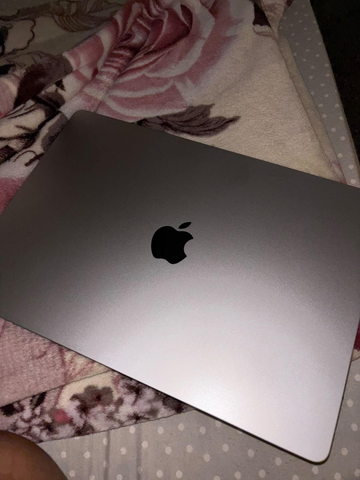 Apple 2026 MacBook Air 15-inch Laptop with M5 chip: Built for AI, 15.3-inch Liquid Retina Display, 16GB Unified Memory, 512GB SSD, 12MP Center Stage Camera, Touch ID, Wi-Fi 7; Sky Blue customer photo 2