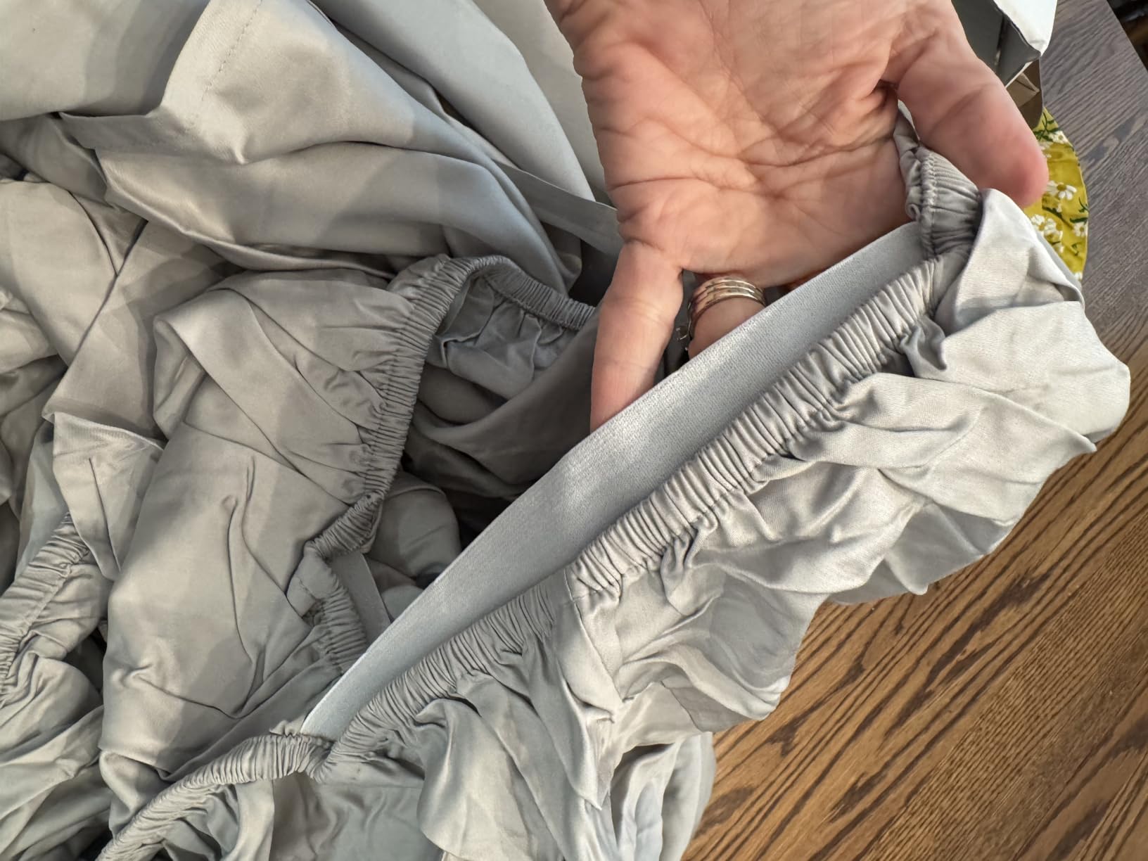 BEDELITE Bamboo Viscose Sheet Set, Queen Size, 4 Pieces, White | 100% Organically Grown, 18 Inch Deep Pocket, All Round Elastic & Corner Straps, Luxury Silky Cooling Sheets for Hot Sleepers customer photo 1