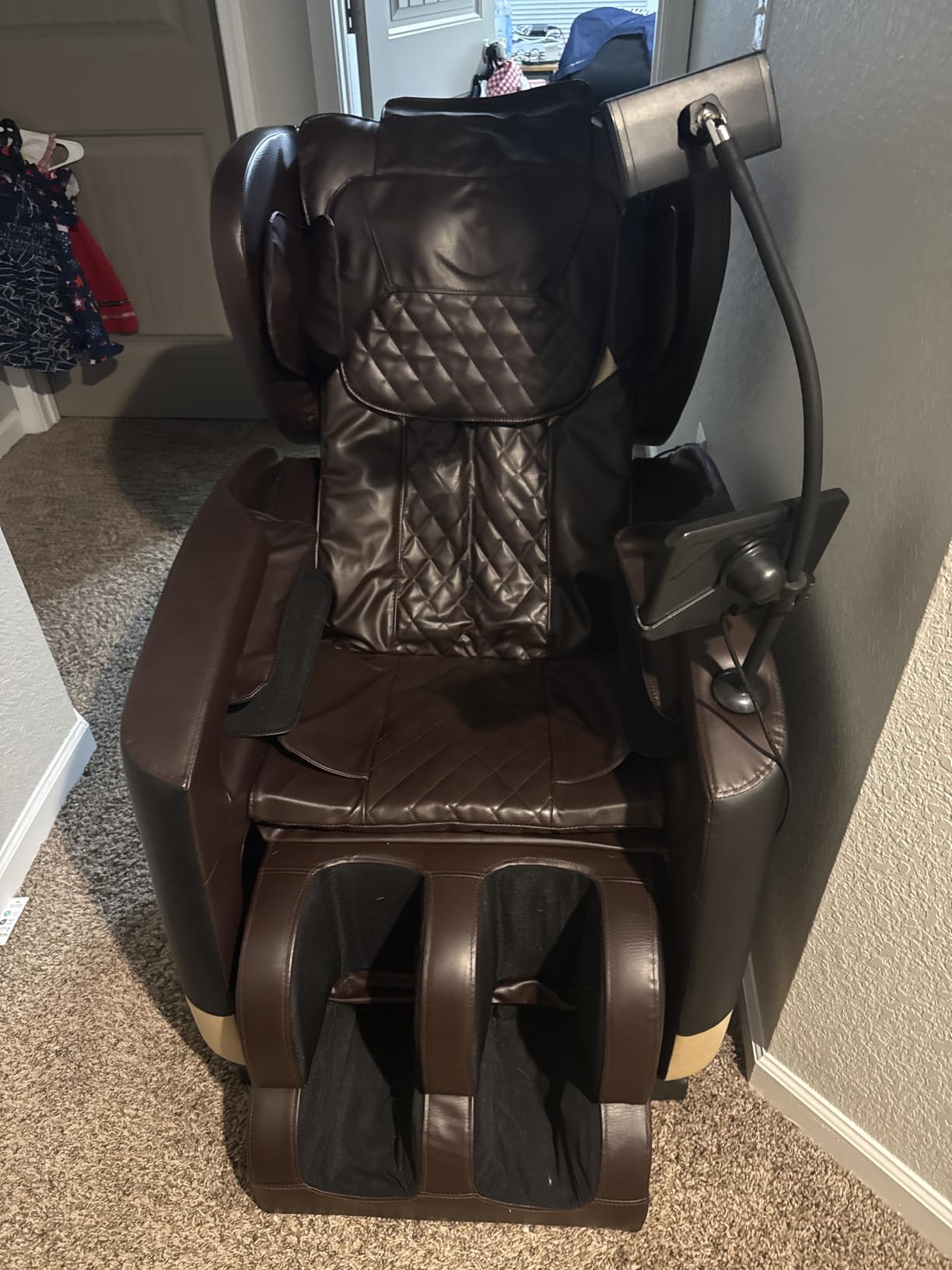 FURNIMAT 2026 Massage Chair Full Body, Zero Gravity Massage Chair with 10 Fix Rollers, Airbags, Heating, Foot Massage, Auto Modes, Bluetooth Speaker, Smart Screen Controller (Advanced Version) customer photo 2