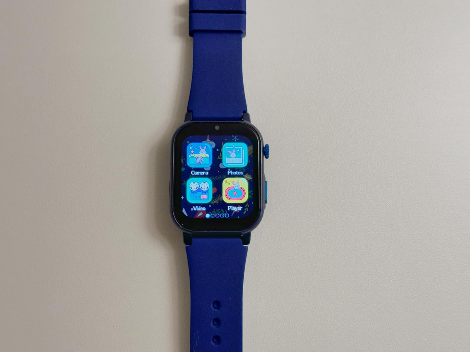4G Kids Smart Watch with GPS Tracker & Phone Call for Age 5-12, Tracking Smartwatch with SOS Calling, School Mode, Parental Controls, Video Call Voice Chat Camera Alarm Clock Flashlight Birthday Gifts customer photo 1