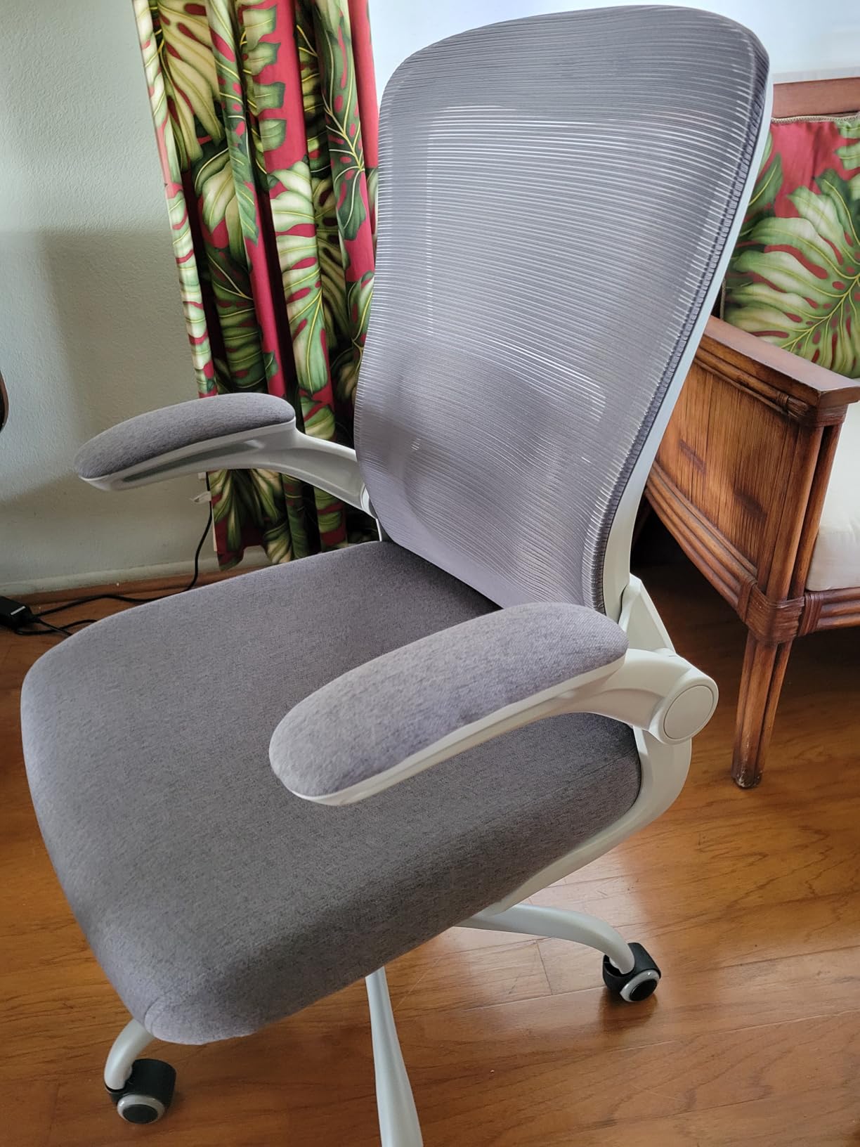 Ergonomic Office Chair for Long Hours, Padded Lumbar Support for Lower Back Relief, 330 lb Capacity, Comfortable Computer Desk Chair for Home Office, Computer & Study (Modern, Light Gray/White) customer photo 2
