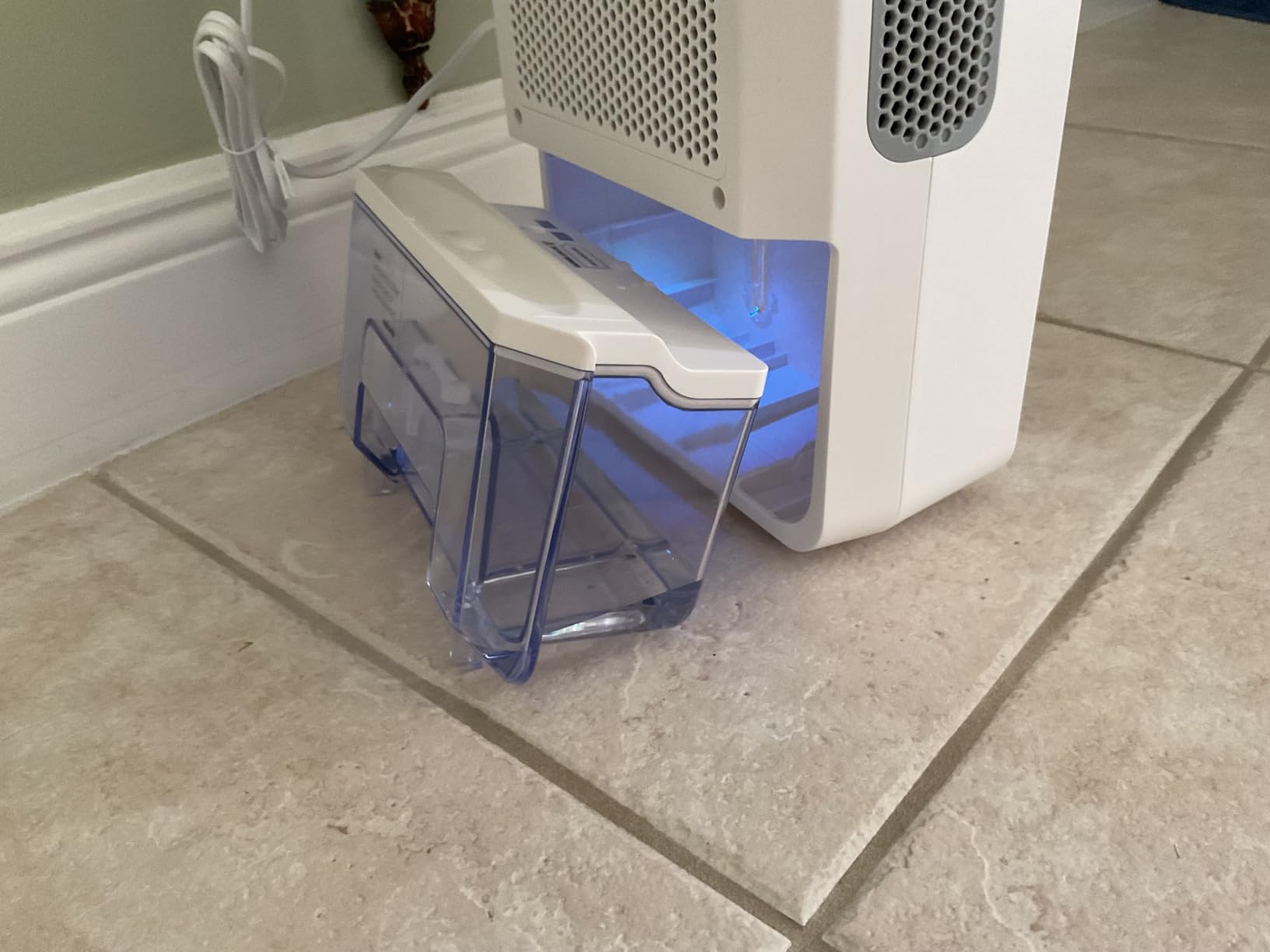 CLEVAST Small Dehumidifier for Bathroom, Bedroom, Quiet Operation, Portable | 30 oz Water Tank, Auto Shut-Off, Compact Mini Ultra-Quiet 24dB Dehumidifier for Closet, Camper & Small Spaces customer photo 2
