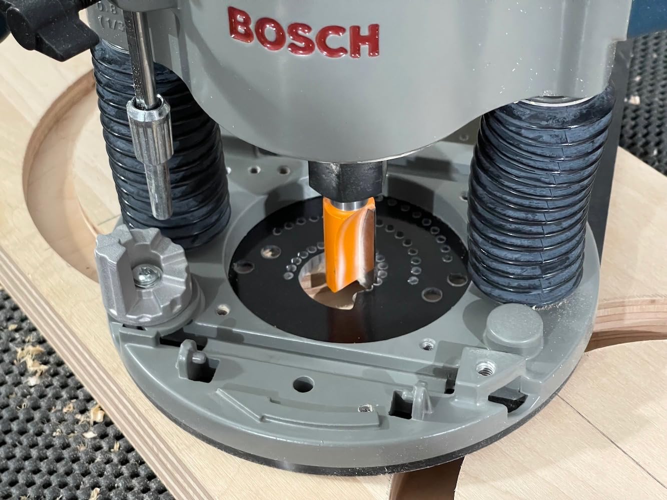 Bosch 1617EVSPK 2.25 HP Combination Plunge- and Fixed-Base Router customer photo 2