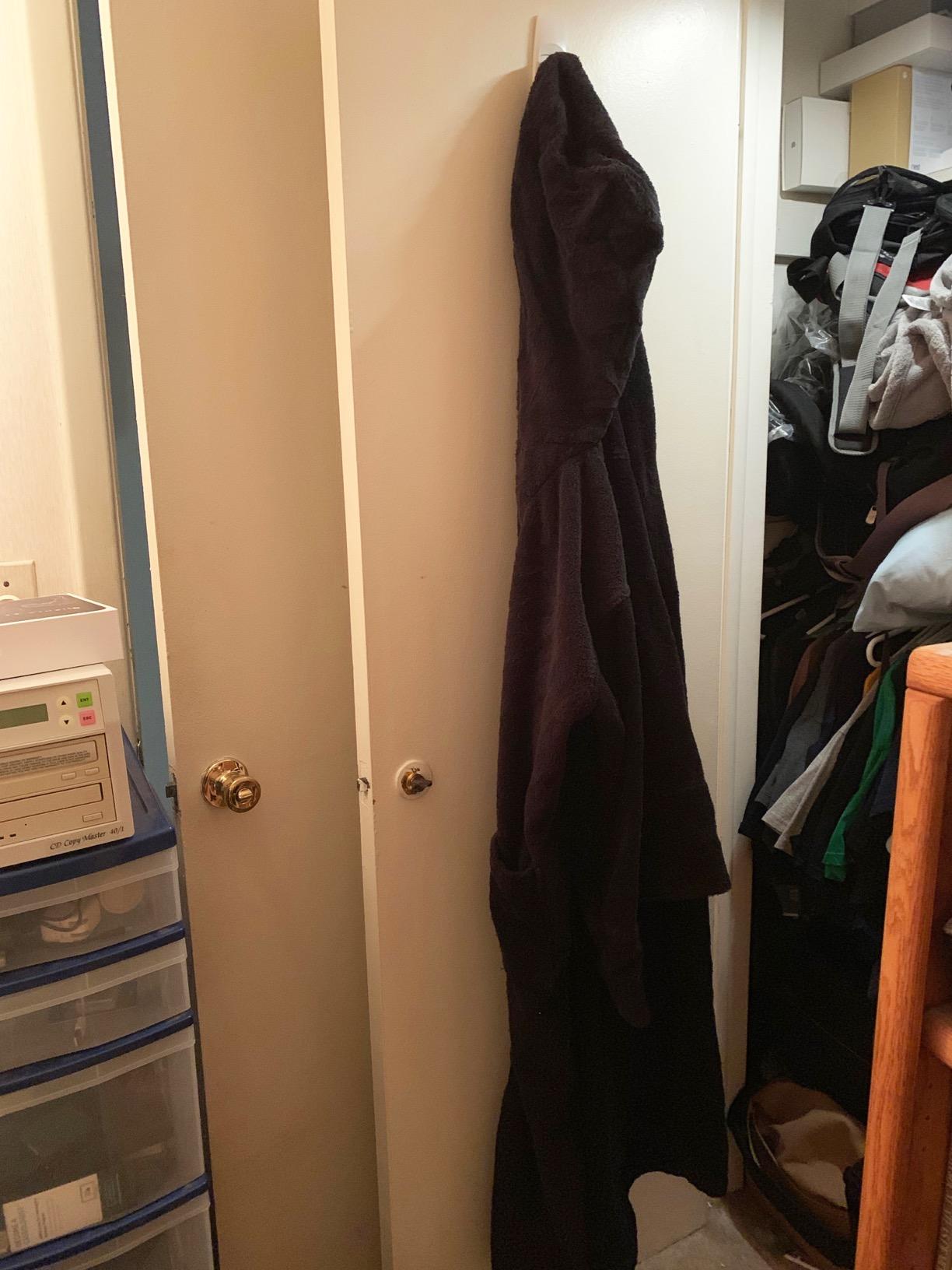 Command Jumbo Plastic Hook with Adhesive Strips, 1-Hook customer photo 2