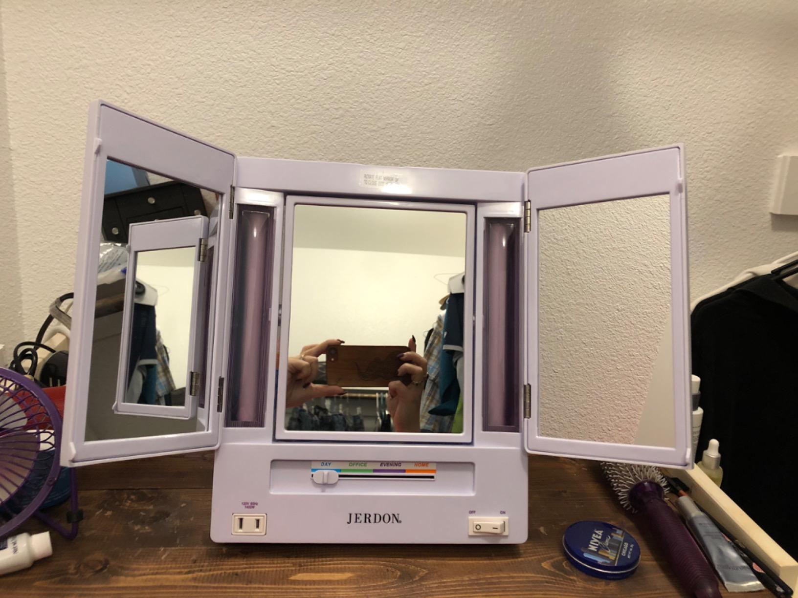 JERDON Lighted Makeup Mirror with 5X Magnification - White - JGL9W customer photo 1