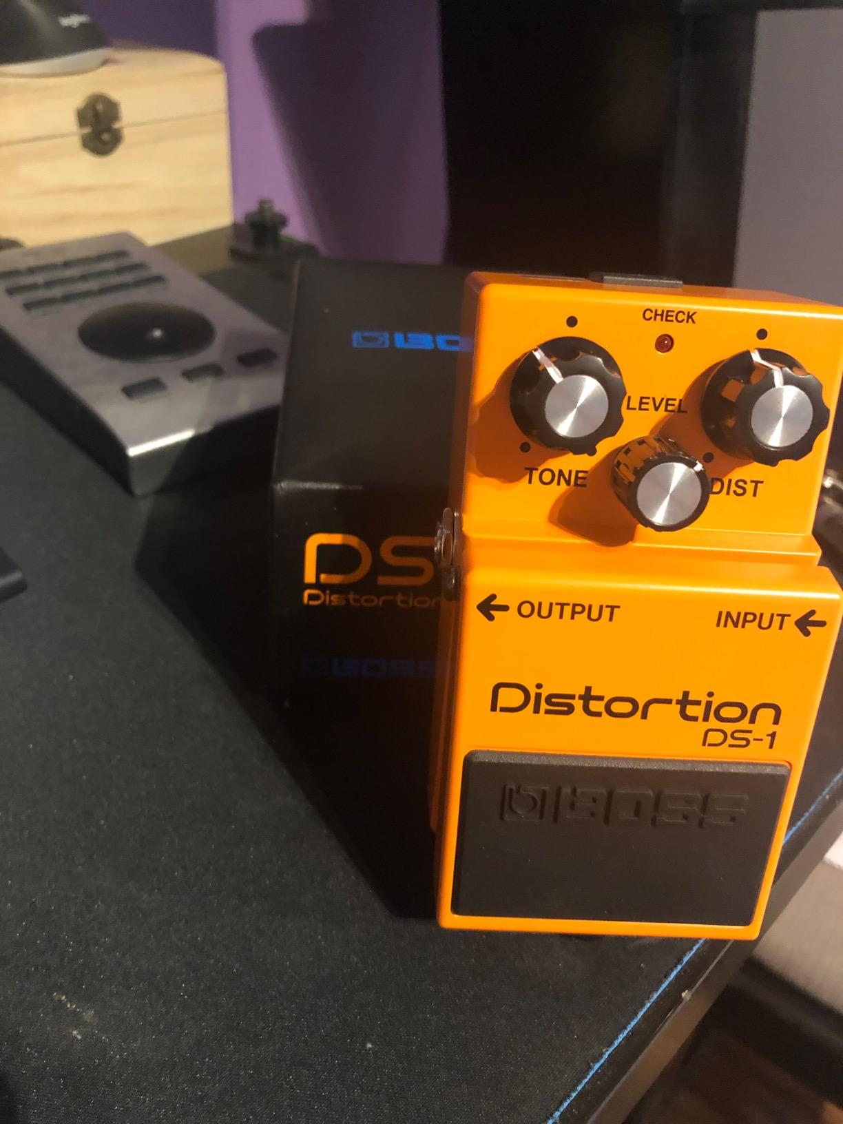 BOSS DS-1 Distortion | Compact Distortion Pedal | The Benchmark in Guitar Distortion | Hard-edged Attack & Smooth Sustain | Wide Tone Range customer photo 1